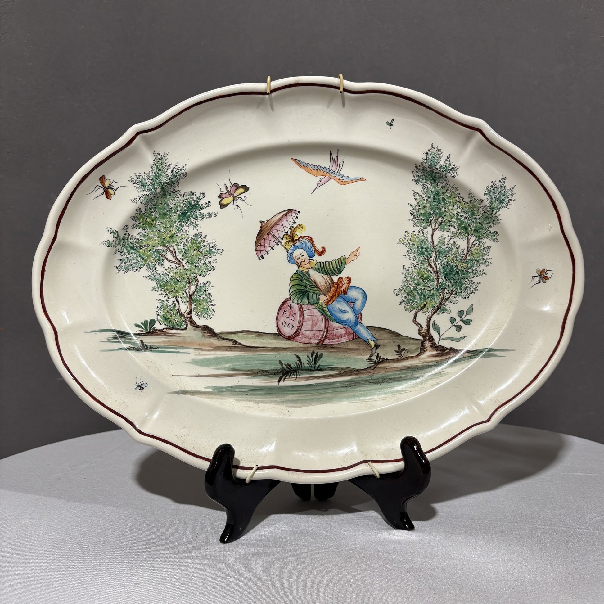 Antico Servizio di piatti in ceramica Laveno dipinti a mano - Vassallo Antiques Antiquariato Online