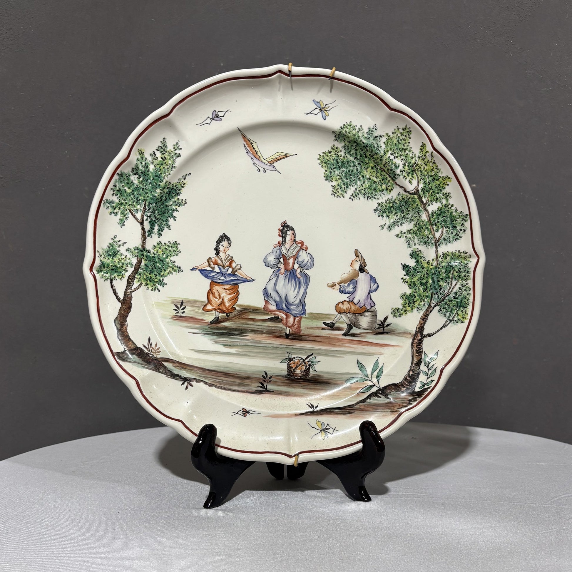 Antico Servizio di piatti in ceramica Laveno dipinti a mano - Vassallo Antiques Antiquariato Online