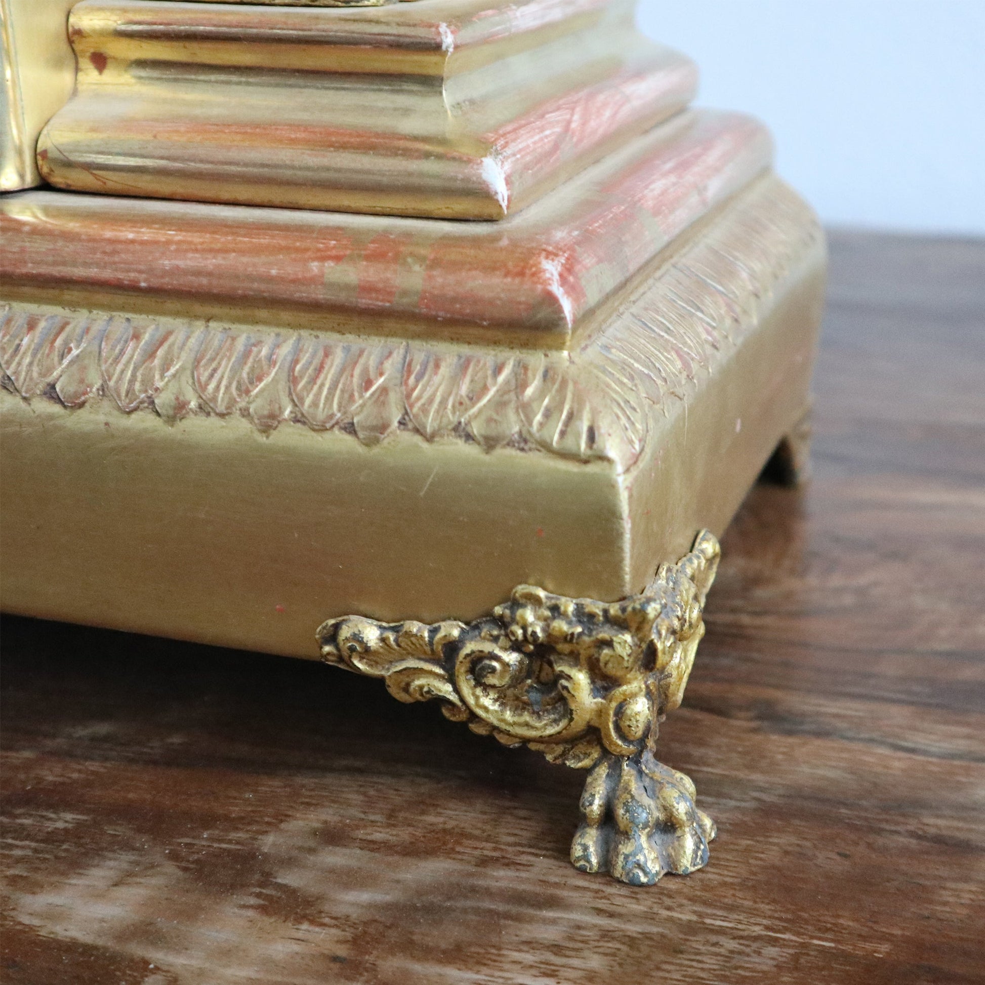 Grazioso Orologio in legno dorato - Vassallo Antiques Antiquariato Online