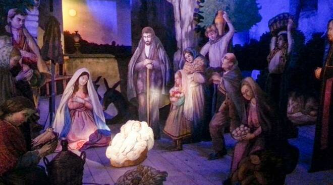 Inaugurato l' 8 dicembre "Il presepe dipinto" di Mario Carotenuto grazie ai club ROTARI e ROTARACT di Salerno restaurato grazie all’intervento del  centro restauri “Vassallo Antiques” di Montecorvino Rovella - Vassallo Antiques Antiquariato Online