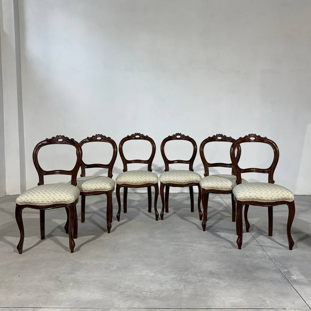 Antico set di sei sedie da pranzo restaurate
