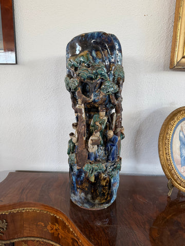 Vaso Antico in Grès di Shiwan Firmato "Pan Ji" – Scena di Saggi nel Paesaggio – Cina, Dinastia Qing (XIX Secolo)