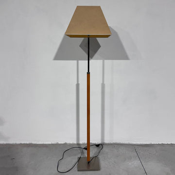 Elegante lampada da terra scandinava anni ’60–’70 in teak – Design nordico Mid Century