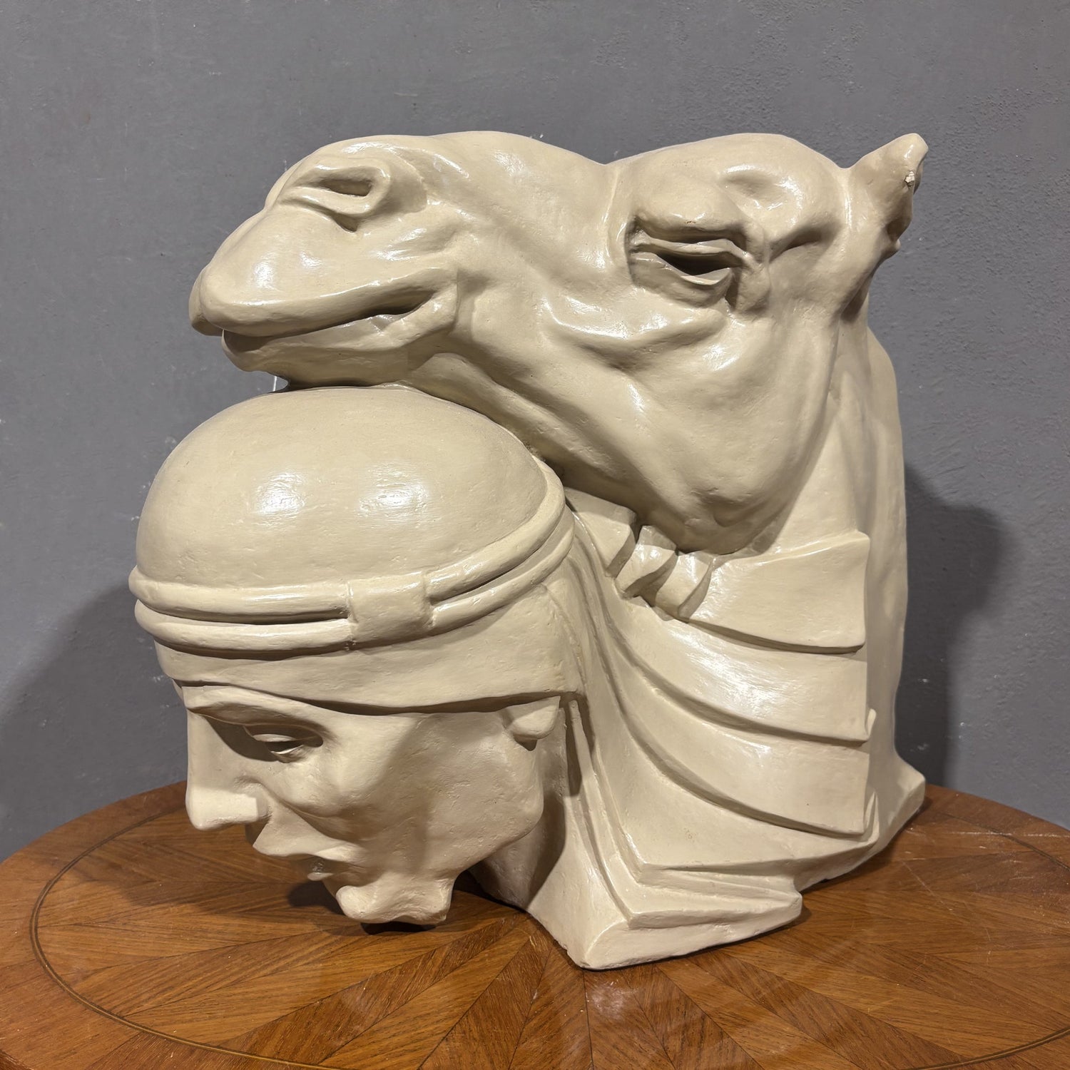 Affascinante Scultura beduino con cammello - Vassallo Antiques Antiquariato Online