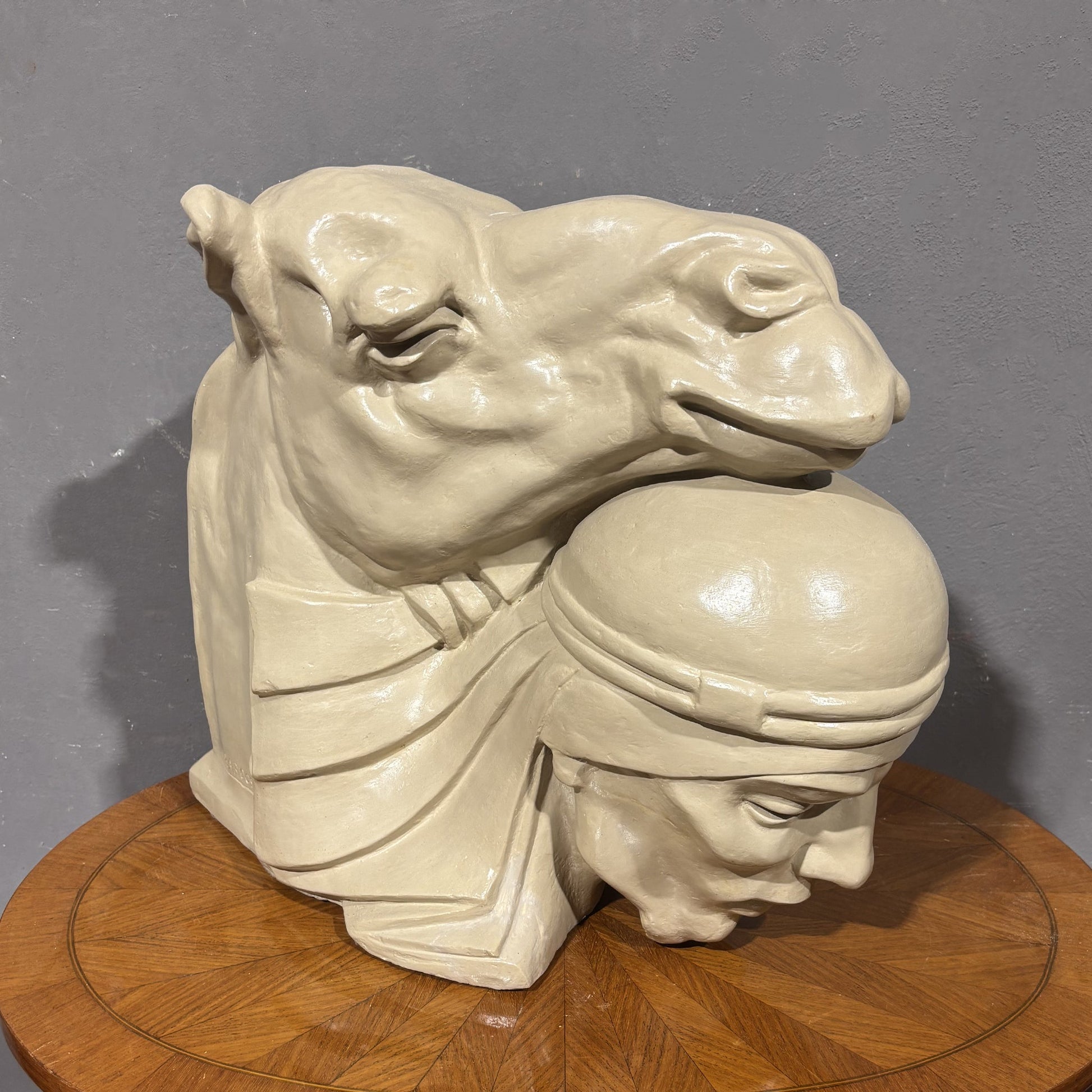 Affascinante Scultura beduino con cammello - Vassallo Antiques Antiquariato Online