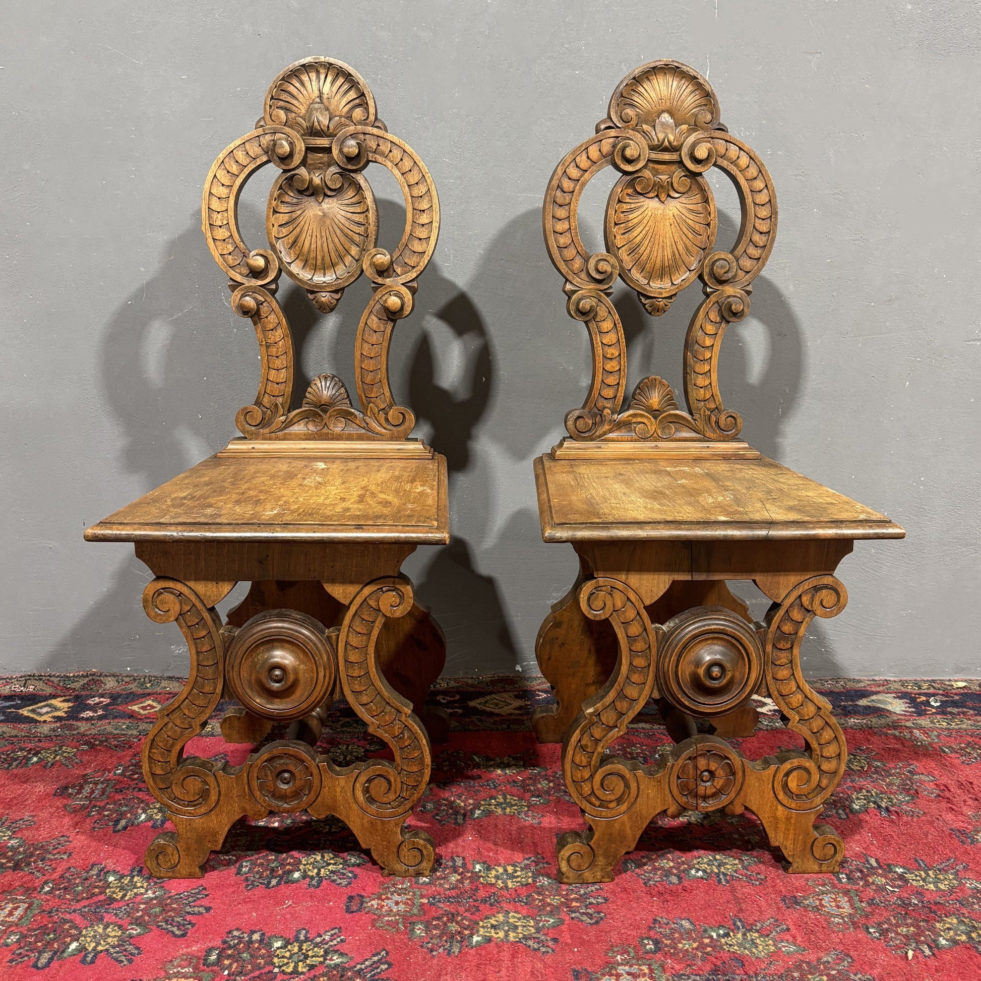 Antica coppia di sedute sgabelli Rinascimentali - Vassallo Antiques Antiquariato Online