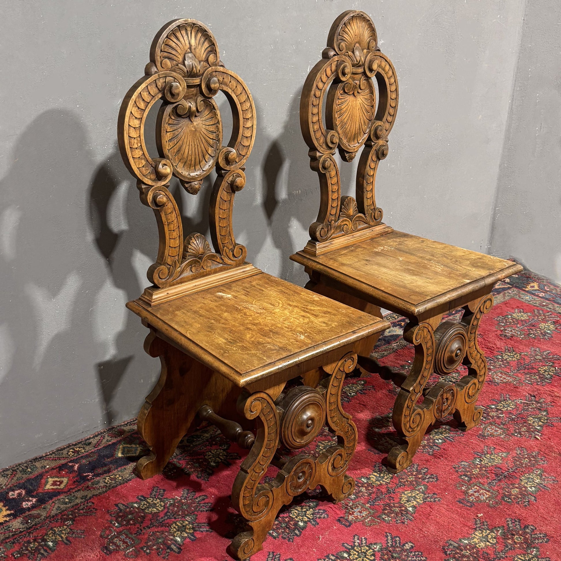 Antica coppia di sedute sgabelli Rinascimentali - Vassallo Antiques Antiquariato Online