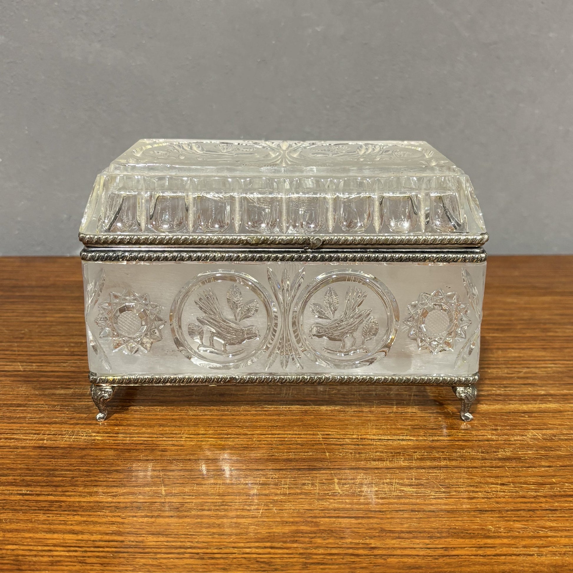 Antica scatola portagioie in vetro molato - Vassallo Antiques Antiquariato Online