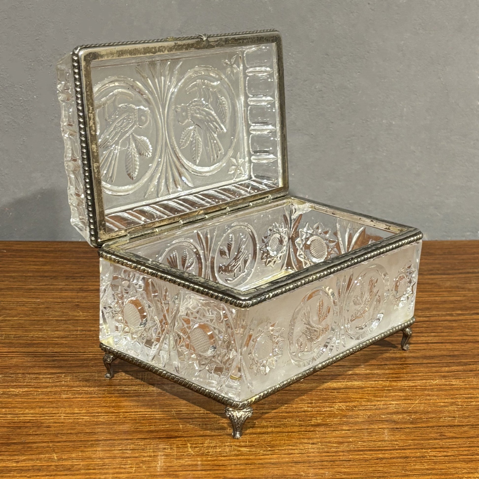 Antica scatola portagioie in vetro molato - Vassallo Antiques Antiquariato Online