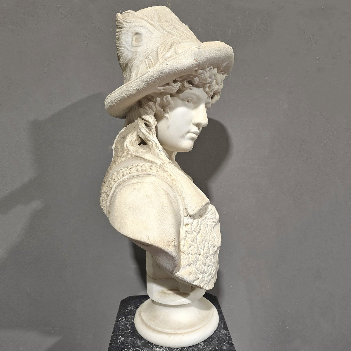 Antico busto in marmo bianco Carnevale Giuseppe (1887) - Vassallo Antiques Antiquariato Online