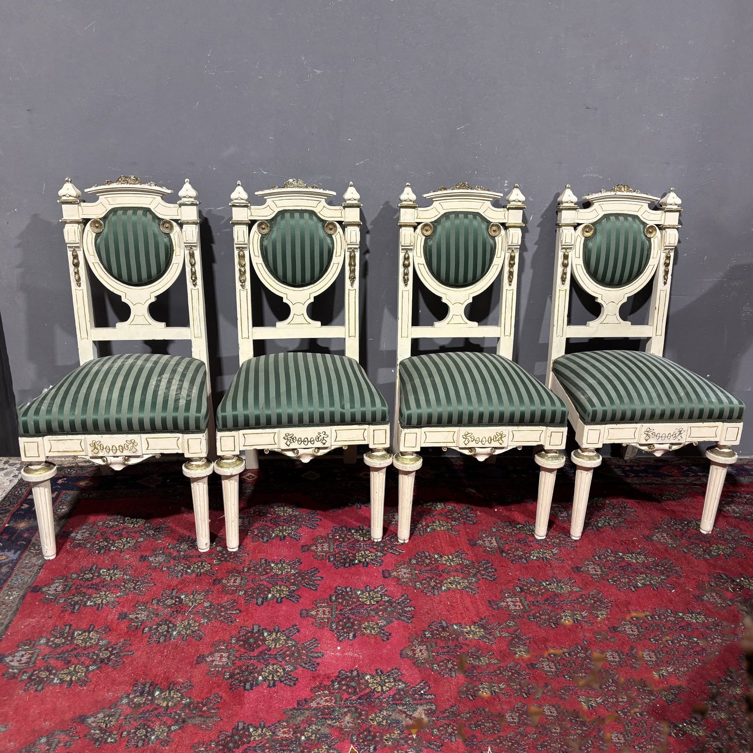 Antico Gruppo di sedie laccate e dorate - Vassallo Antiques Antiquariato Online