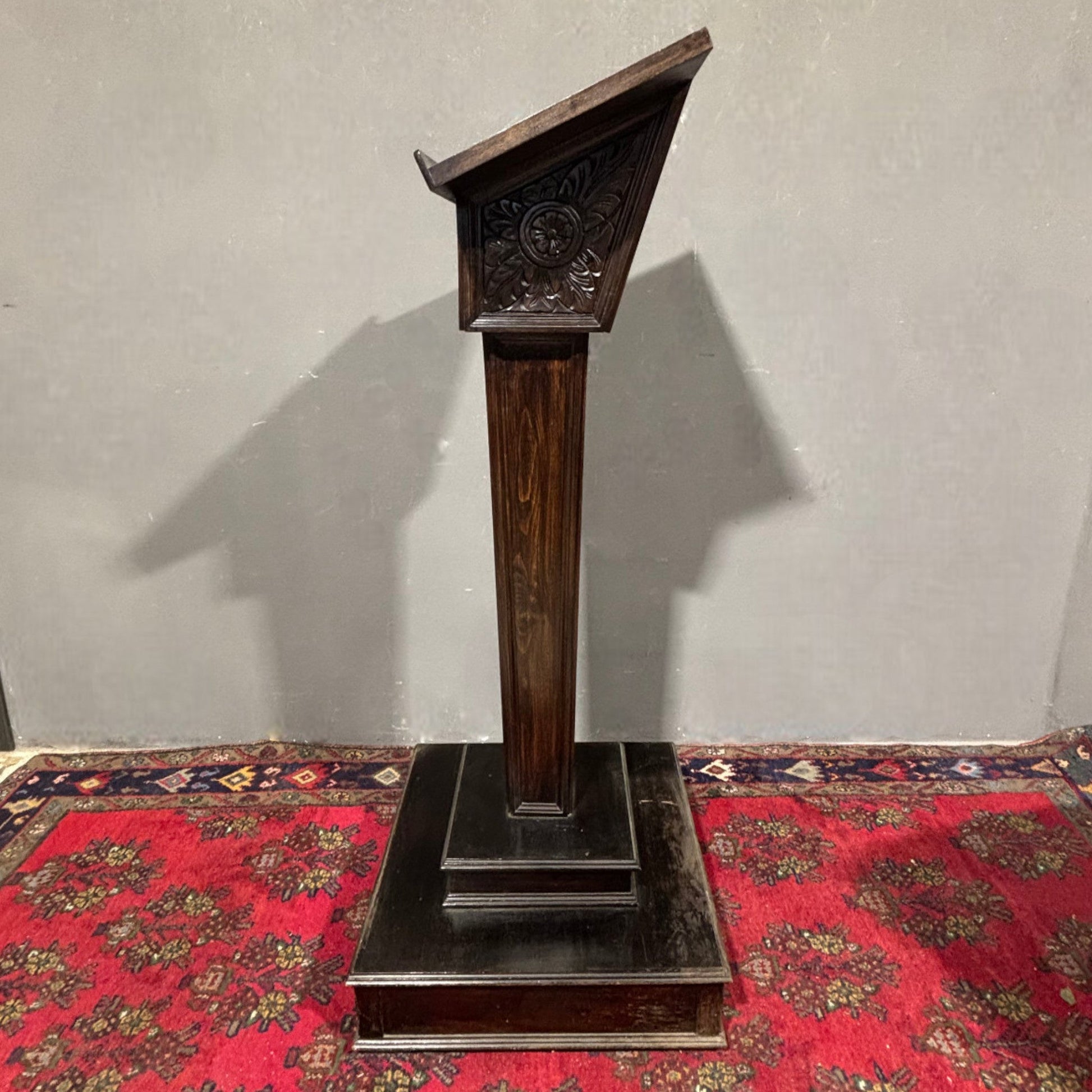 Antico Leggio in noce - Vassallo Antiques Antiquariato Online