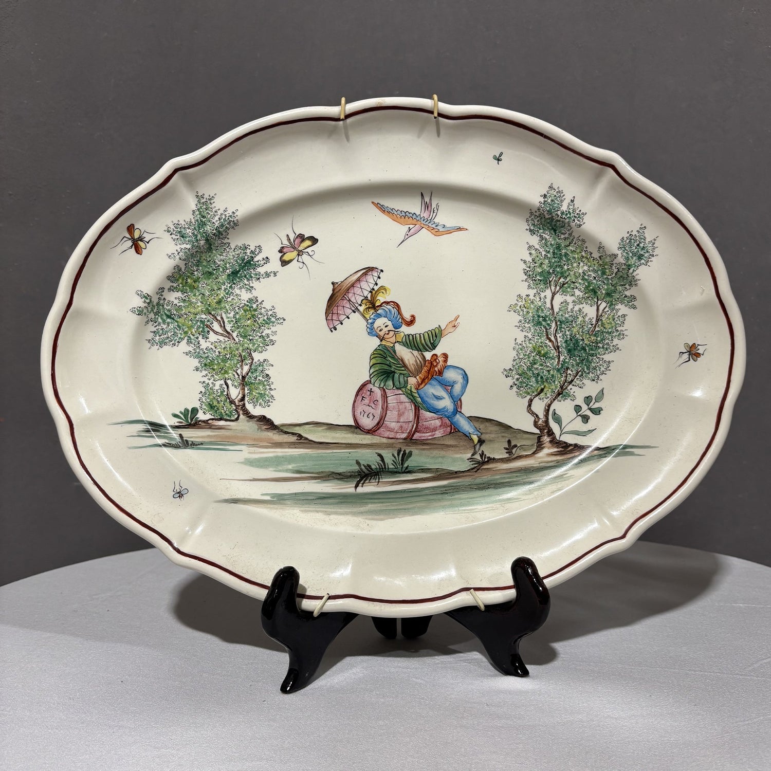 Antico Servizio di piatti in ceramica Laveno dipinti a mano - Vassallo Antiques Antiquariato Online