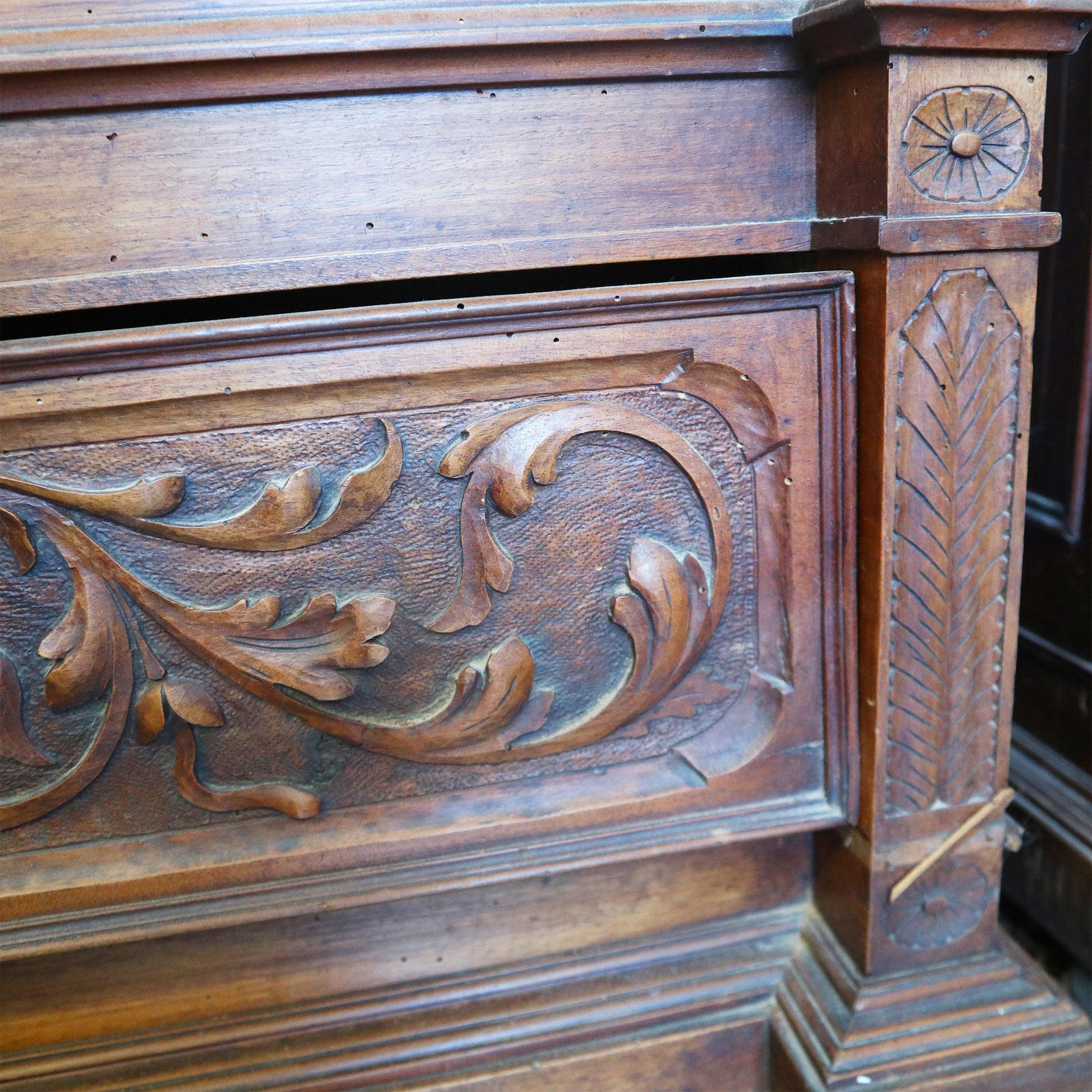 Armadio a specchio in legno di noce - Vassallo Antiques Antiquariato Online