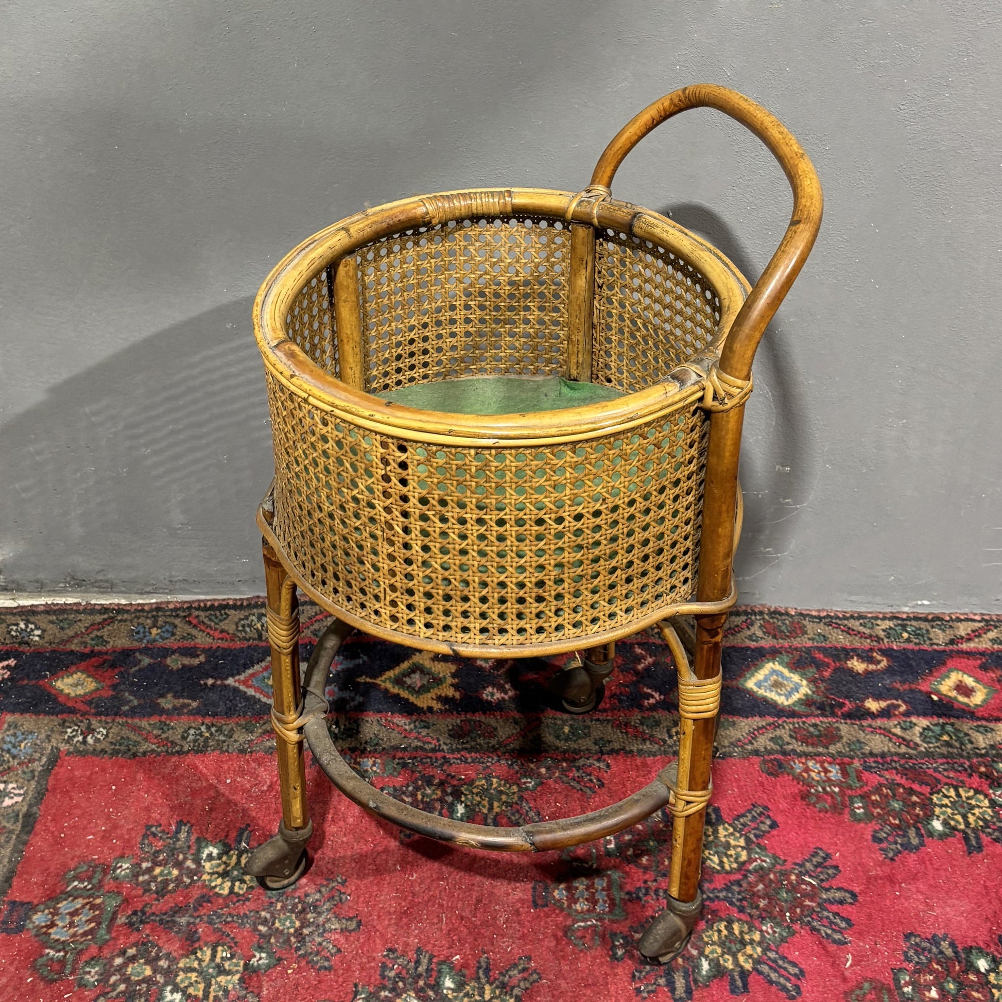 Carrellino di design in rattan - Vassallo Antiques Antiquariato Online