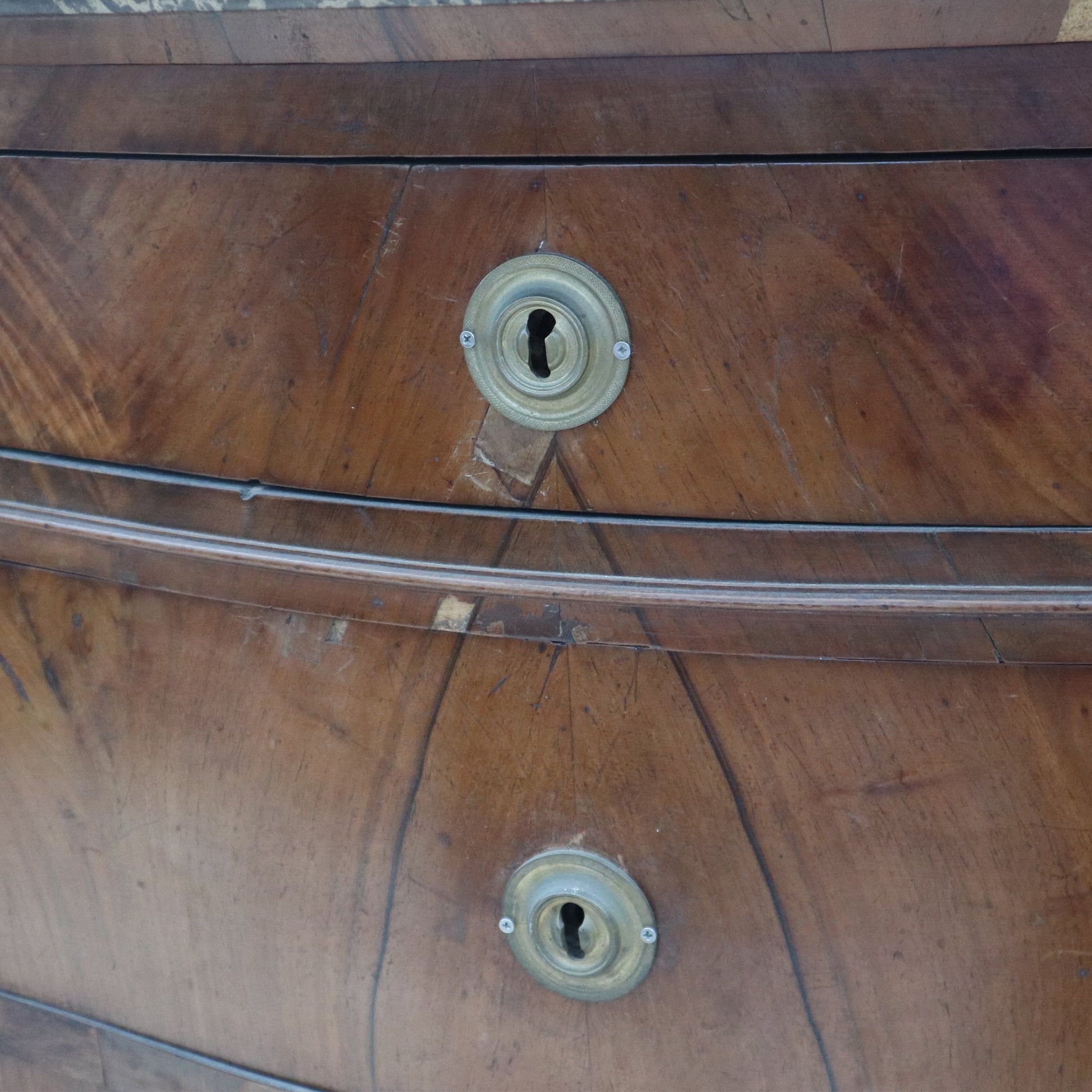 Cassettone Luigi Filippo in noce - Vassallo Antiques Antiquariato Online