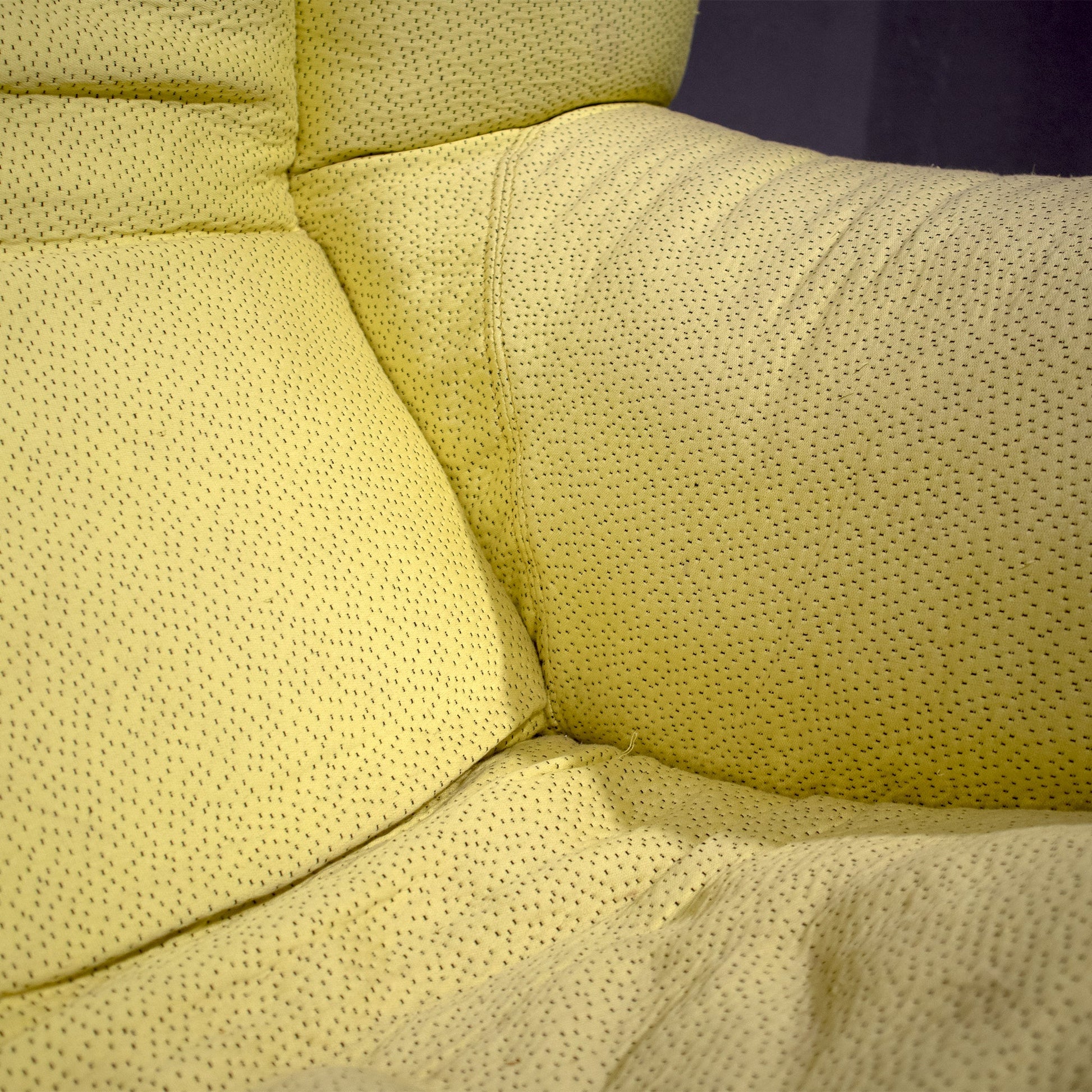 Coppia di poltrone vintage in tessuto design italiano anni '70 - Vassallo Antiques Antiquariato Online