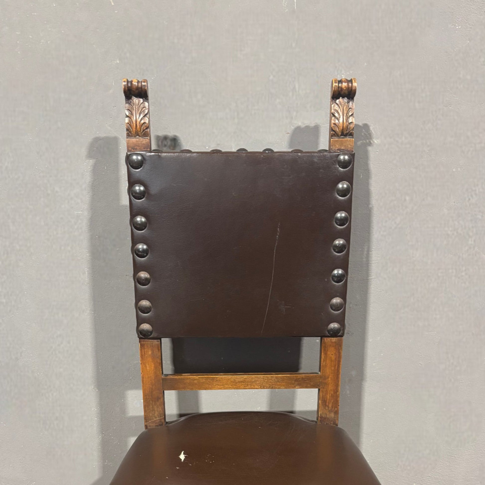 Coppia di sedie Neorinascimentali in noce - Vassallo Antiques Antiquariato Online