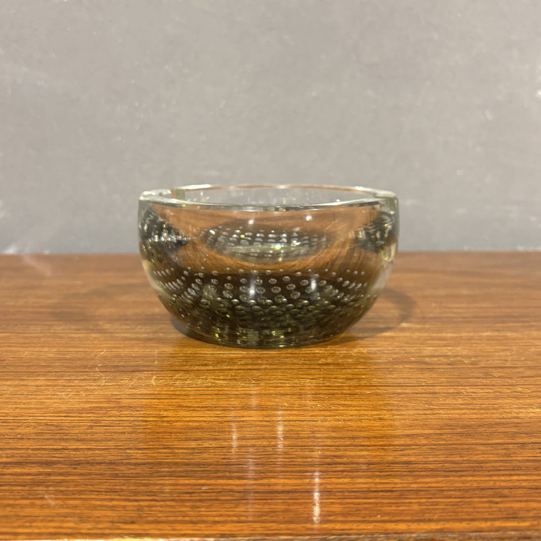 Elegante posacenere in vetro di Murano anni '70 - Vassallo Antiques Antiquariato Online