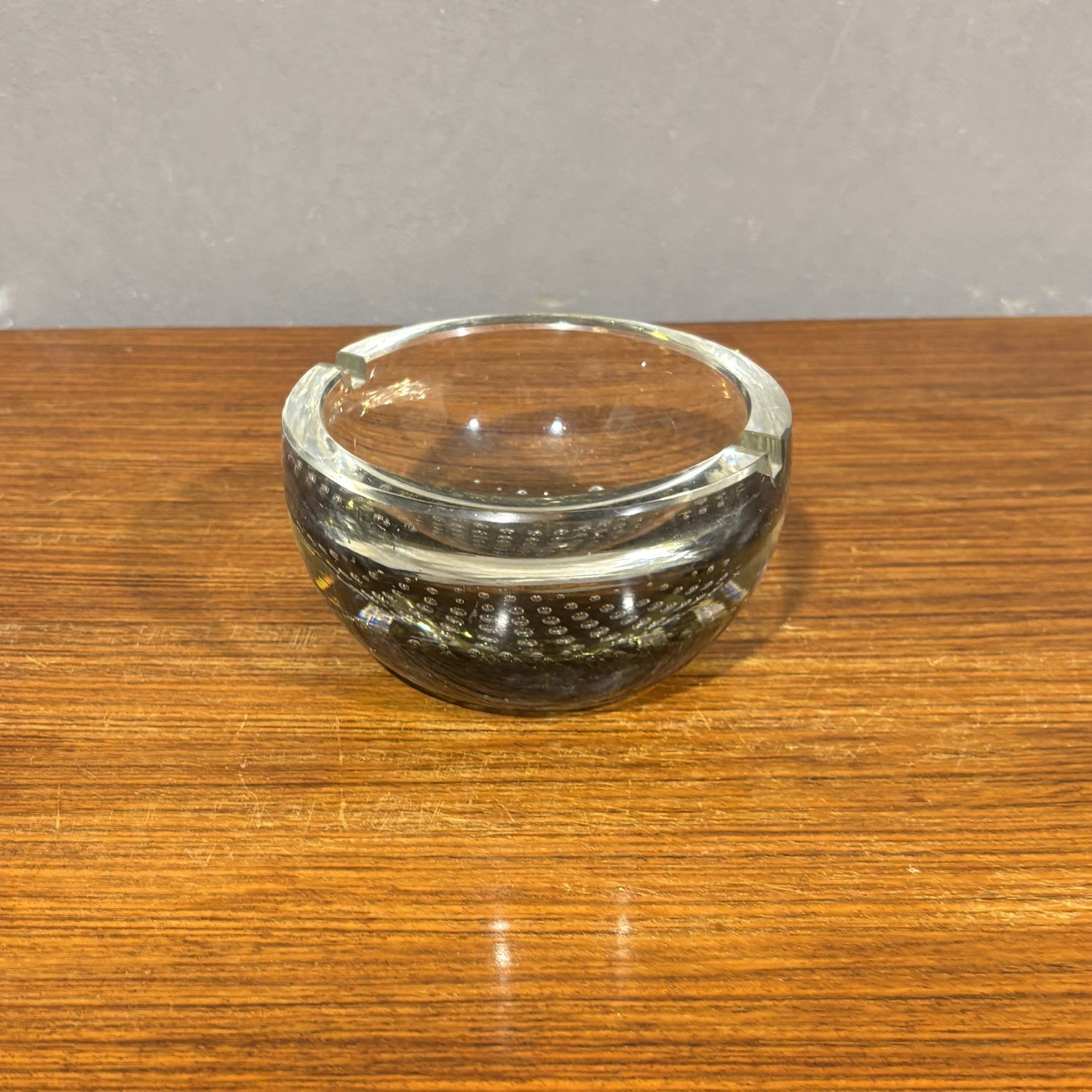 Elegante posacenere in vetro di Murano anni '70 - Vassallo Antiques Antiquariato Online