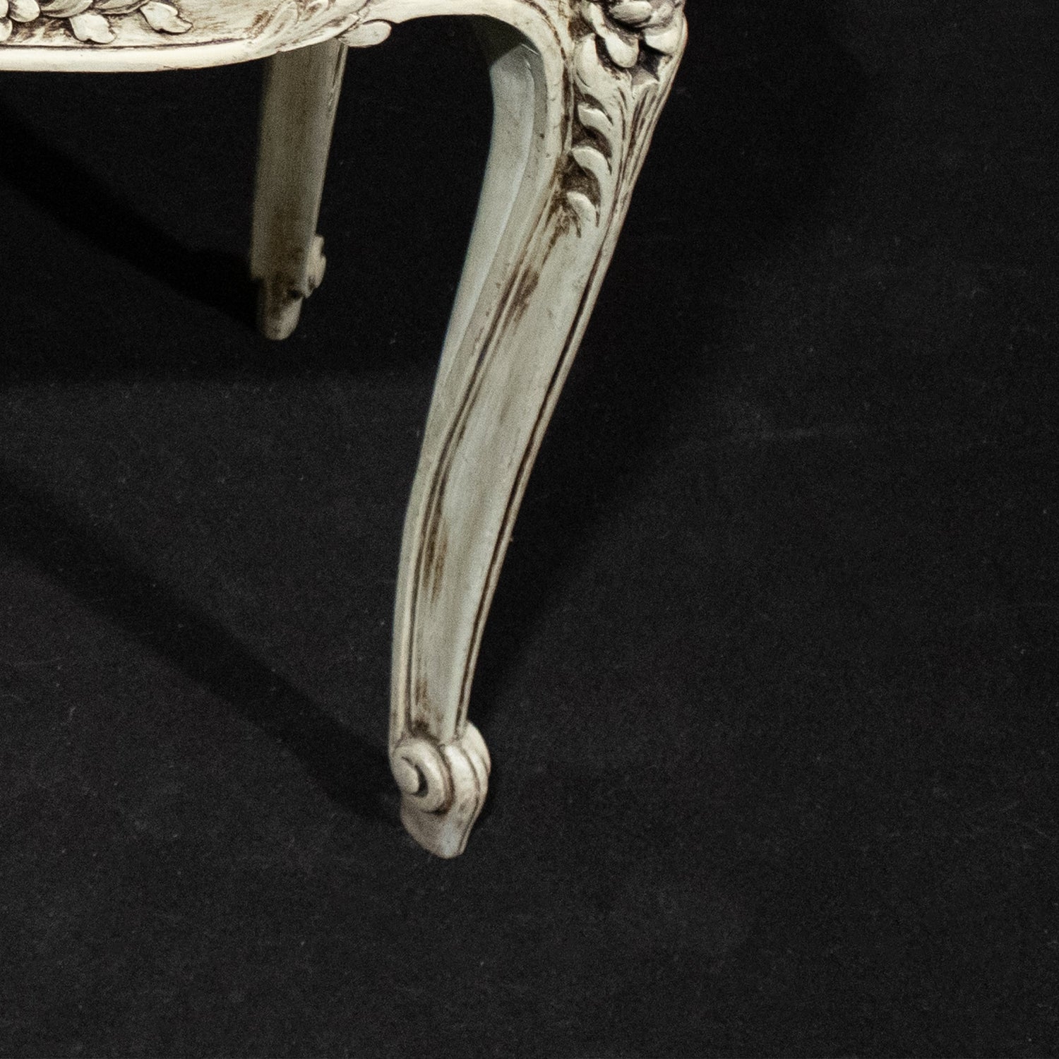 Grazioso tavolo da soggiorno veneziano - Vassallo Antiques Antiquariato Online