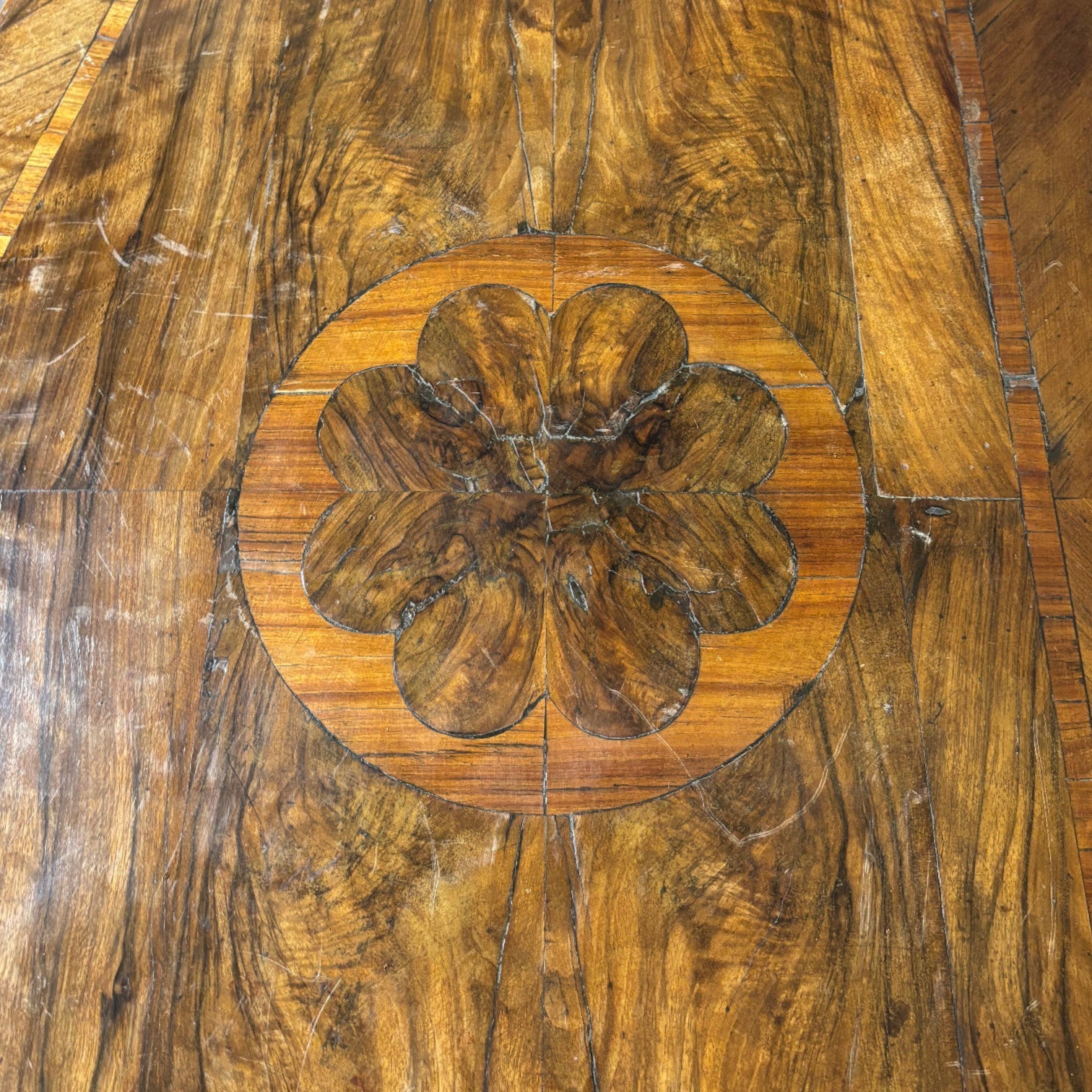 Importante Cassettone Luigi XV Intarsiato - Vassallo Antiques Antiquariato Online