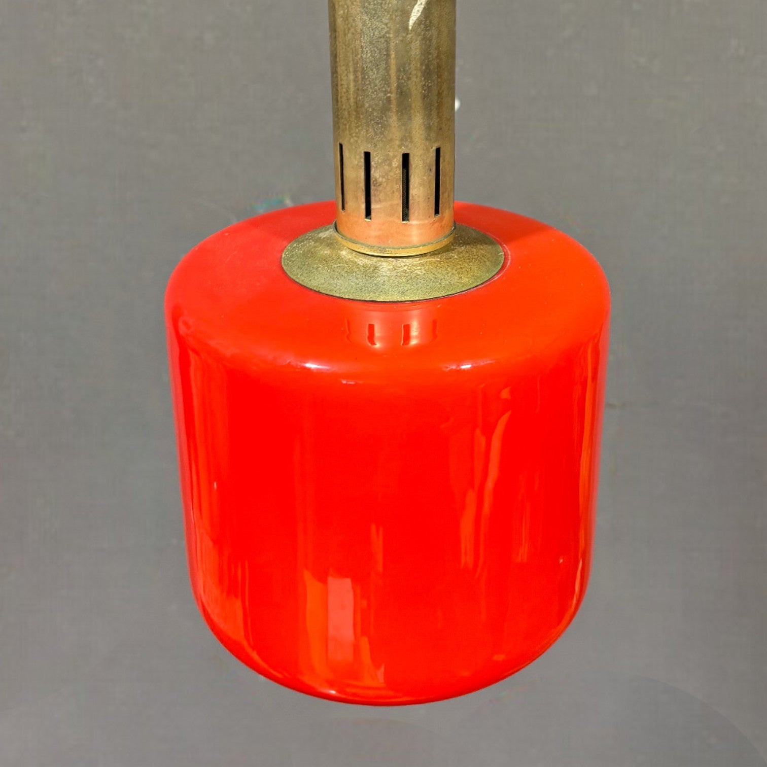 Lampada a sospensione in vetro rosso Stilnovo, 1950 circa - Vassallo Antiques Antiquariato Online