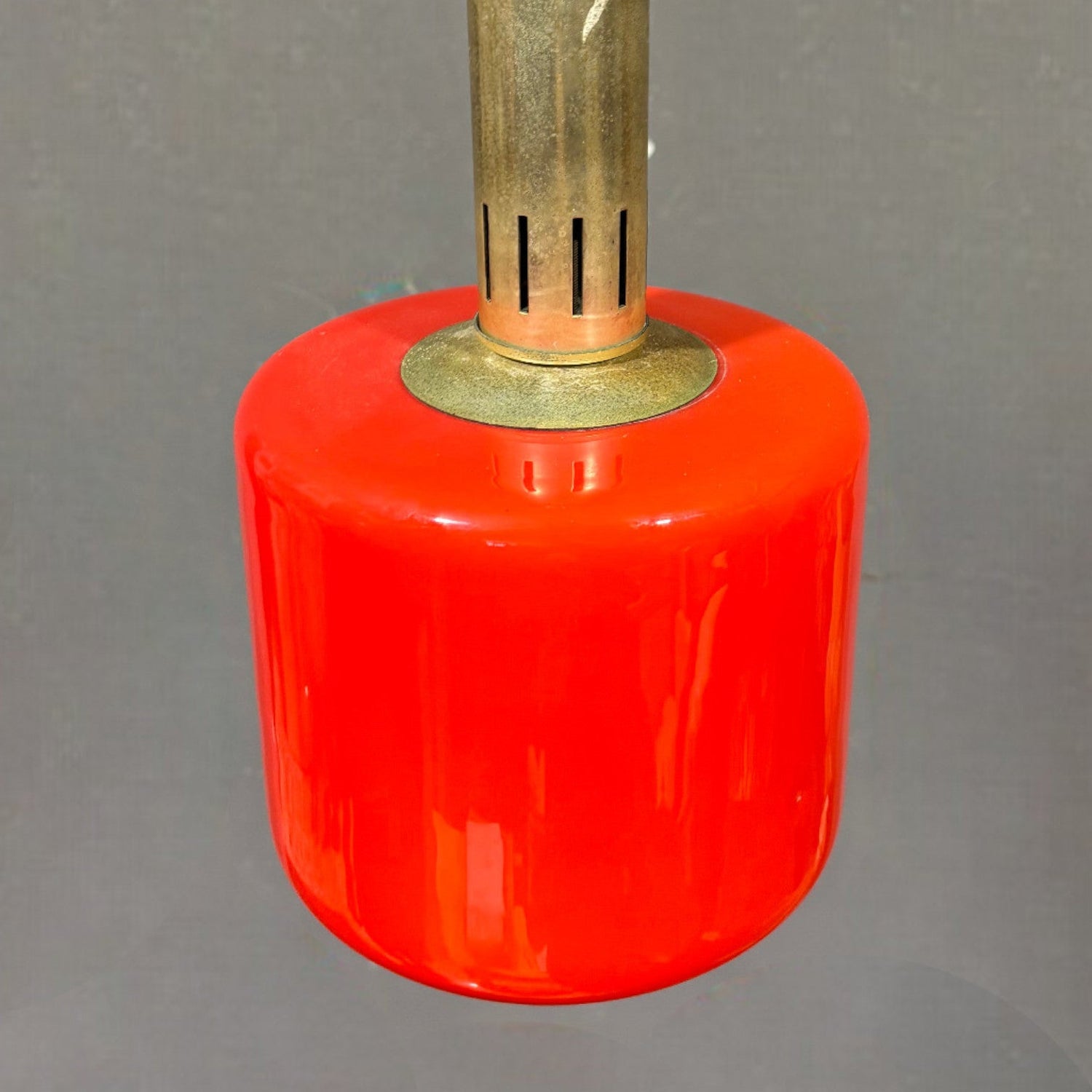 Lampada a sospensione in vetro rosso Stilnovo, 1950 circa - Vassallo Antiques Antiquariato Online