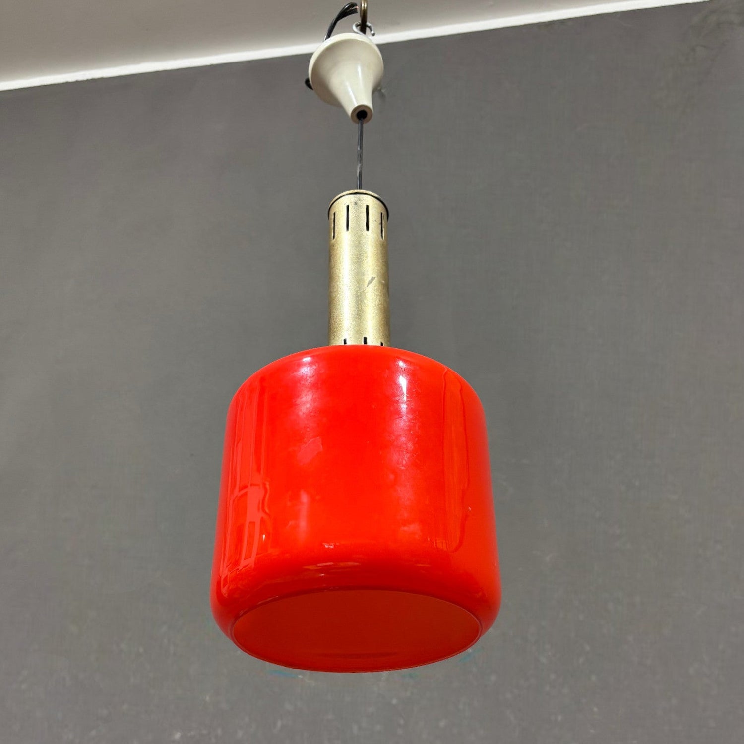 Lampada a sospensione in vetro rosso Stilnovo, 1950 circa - Vassallo Antiques Antiquariato Online