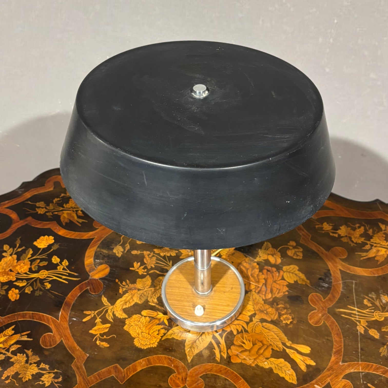 Lampada da Tavolo anni '60 in legno ed alluminio - Vassallo Antiques Antiquariato Online