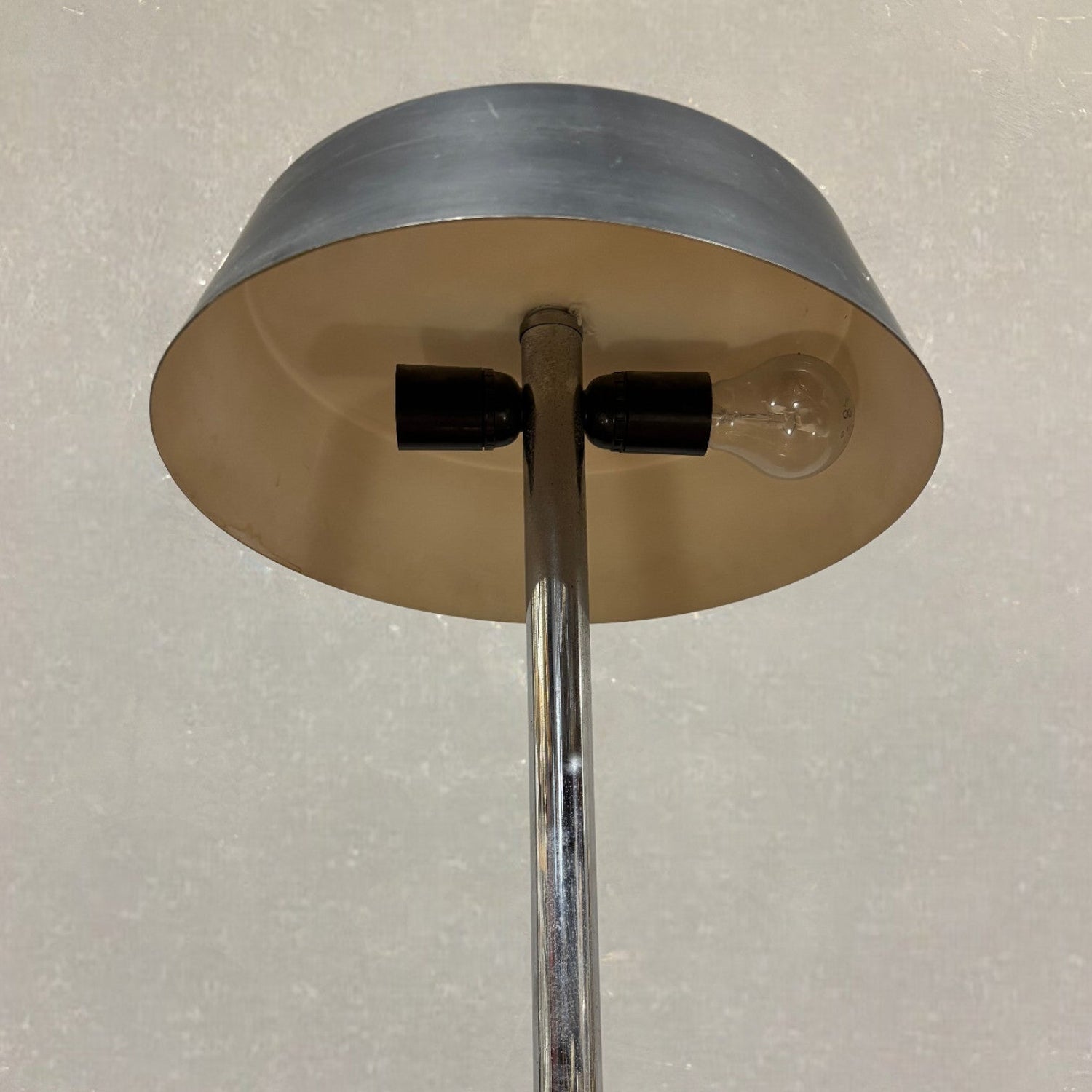 Lampada da Tavolo anni '60 in legno ed alluminio - Vassallo Antiques Antiquariato Online