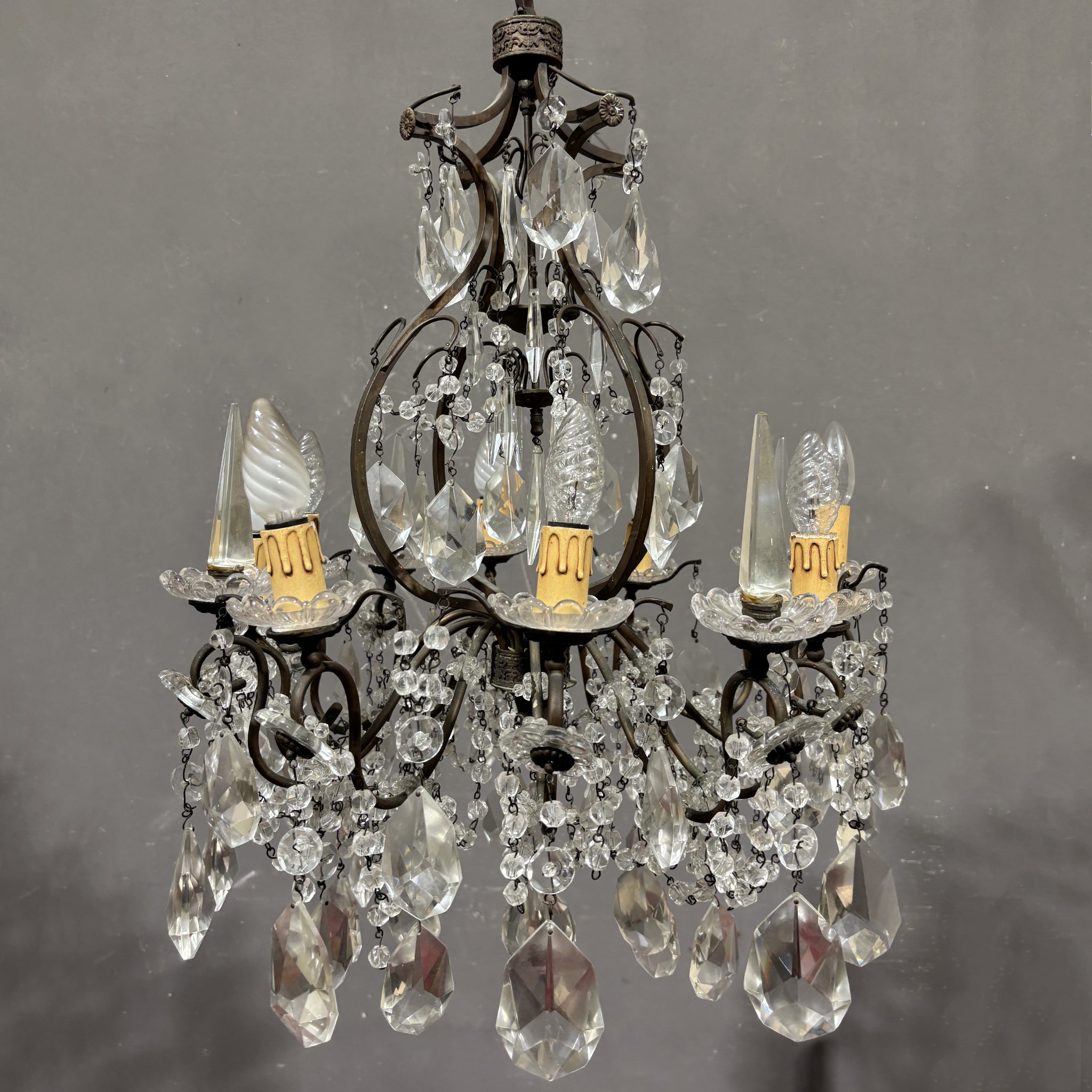 Antico Lampadario Liberty con pendenti