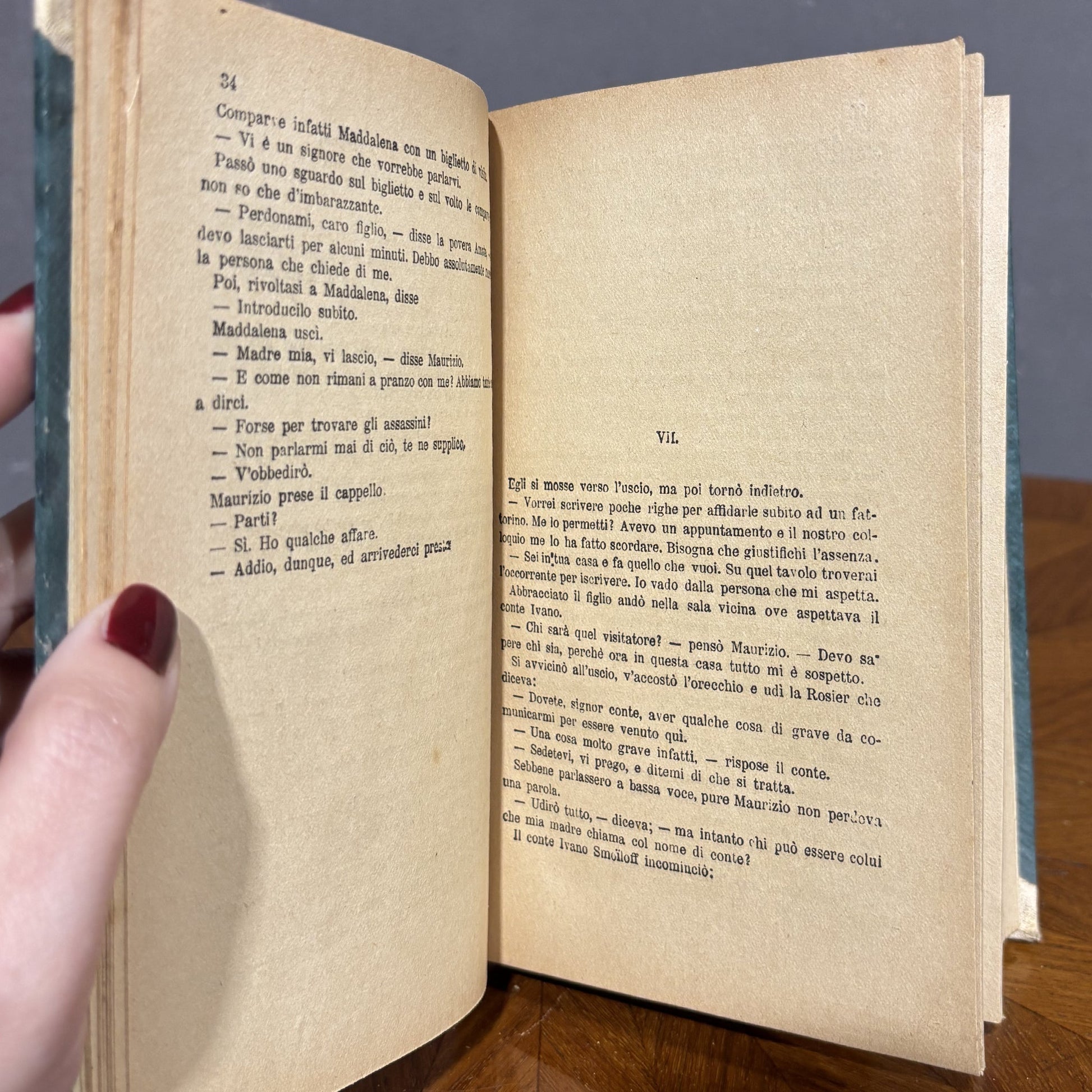 Libro da collezione copertina rigida Occhio di gatto - Vassallo Antiques Antiquariato Online