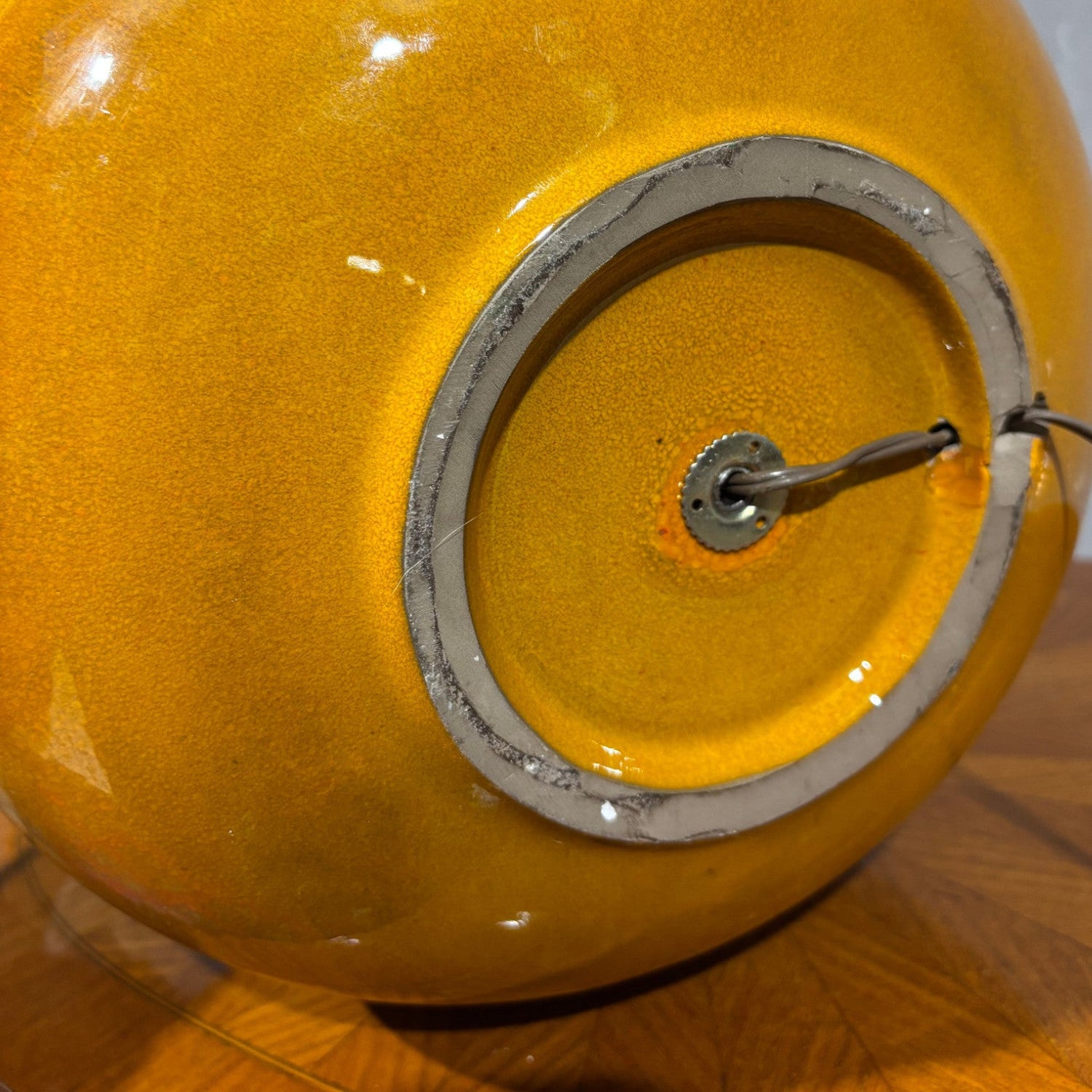Lume in ceramica dipinta anni '70 - Vassallo Antiques Antiquariato Online