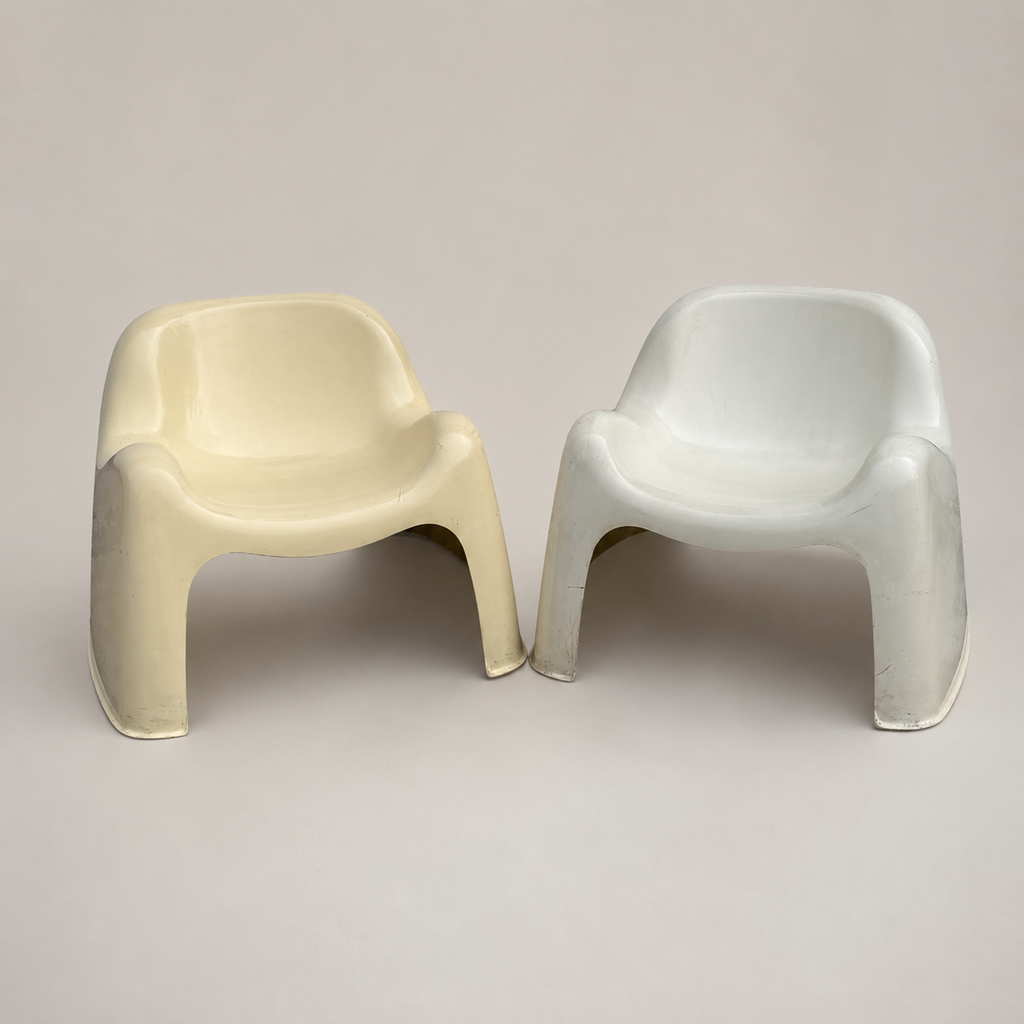Set di due sedie "Toga" disegnate da Sergio Mazza per Artemide in stile Space Age