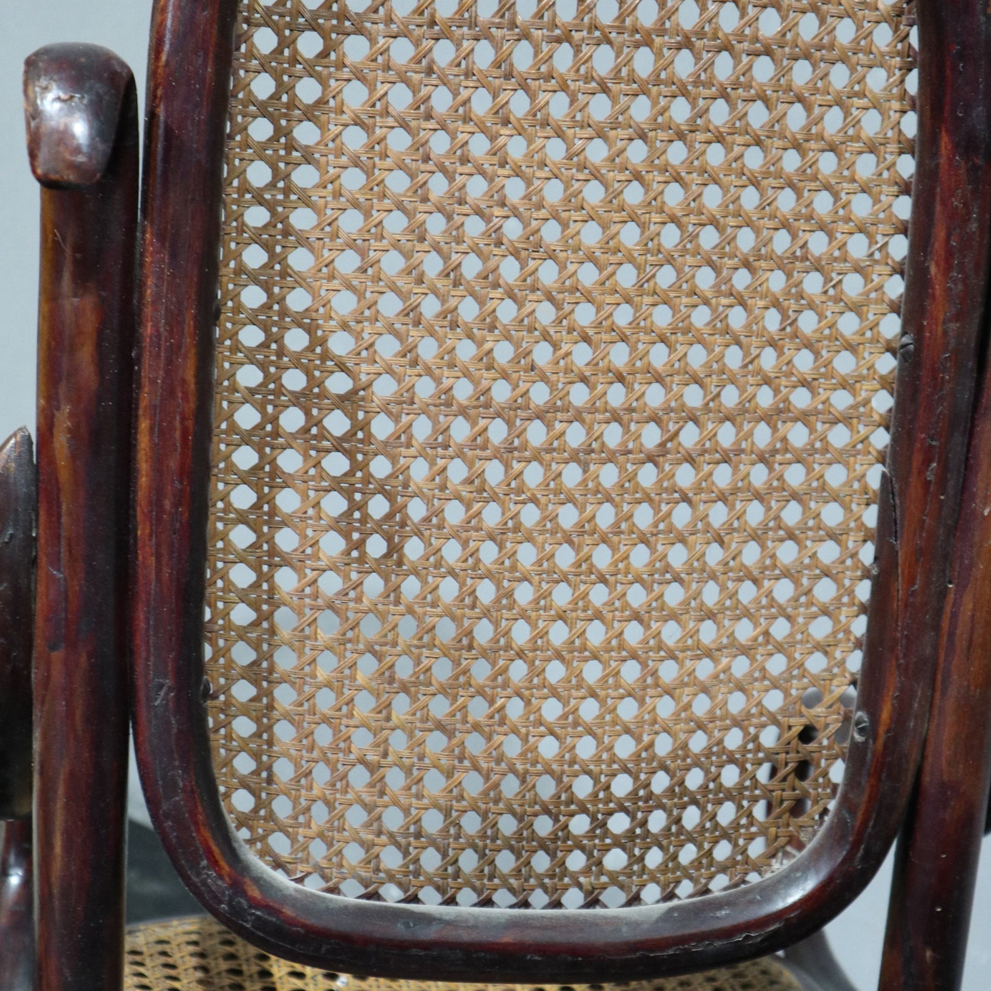 Piccola Sedia a dondolo Wackerlin - Vassallo Antiques Antiquariato Online