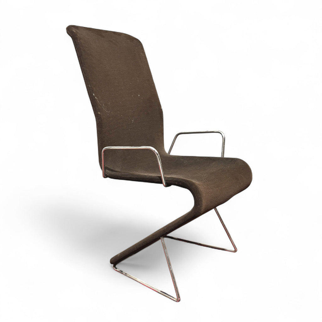 Poltrona di design Pellicano di Luigi Saccardo per Arrmet