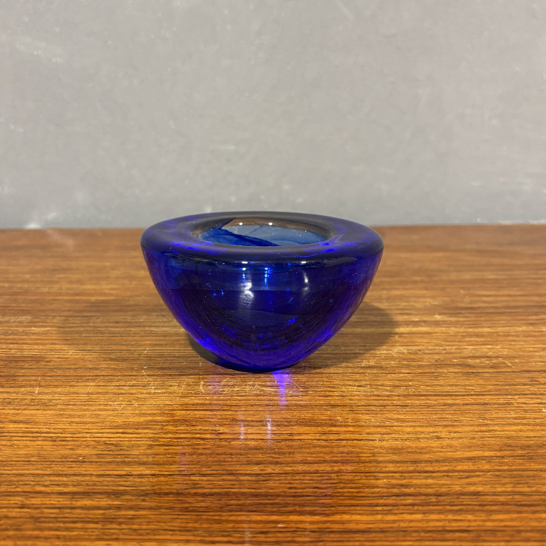 Posacenere cristallo blu Kosta Boda anni '60 - Vassallo Antiques Antiquariato Online
