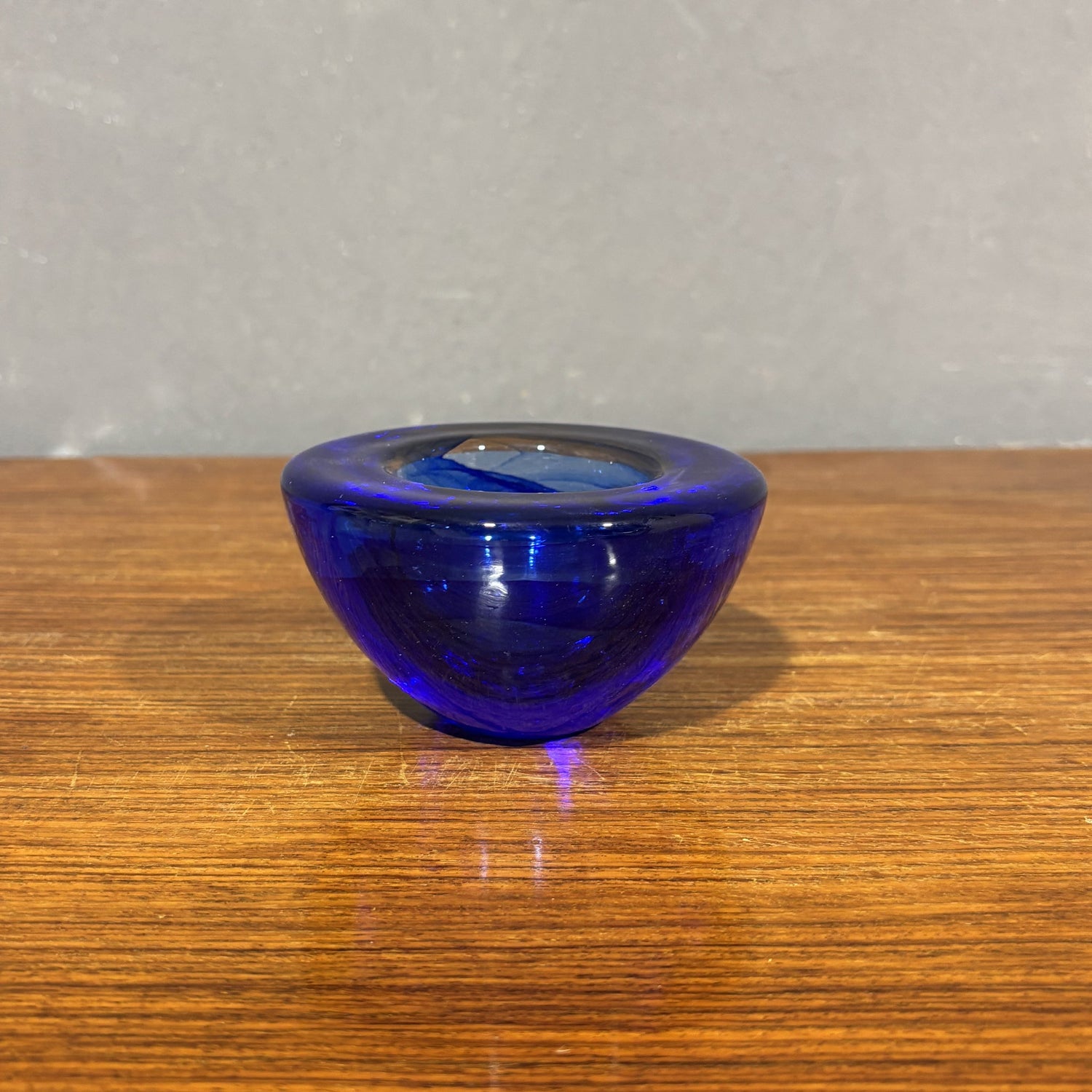 Posacenere cristallo blu Kosta Boda anni '60 - Vassallo Antiques Antiquariato Online