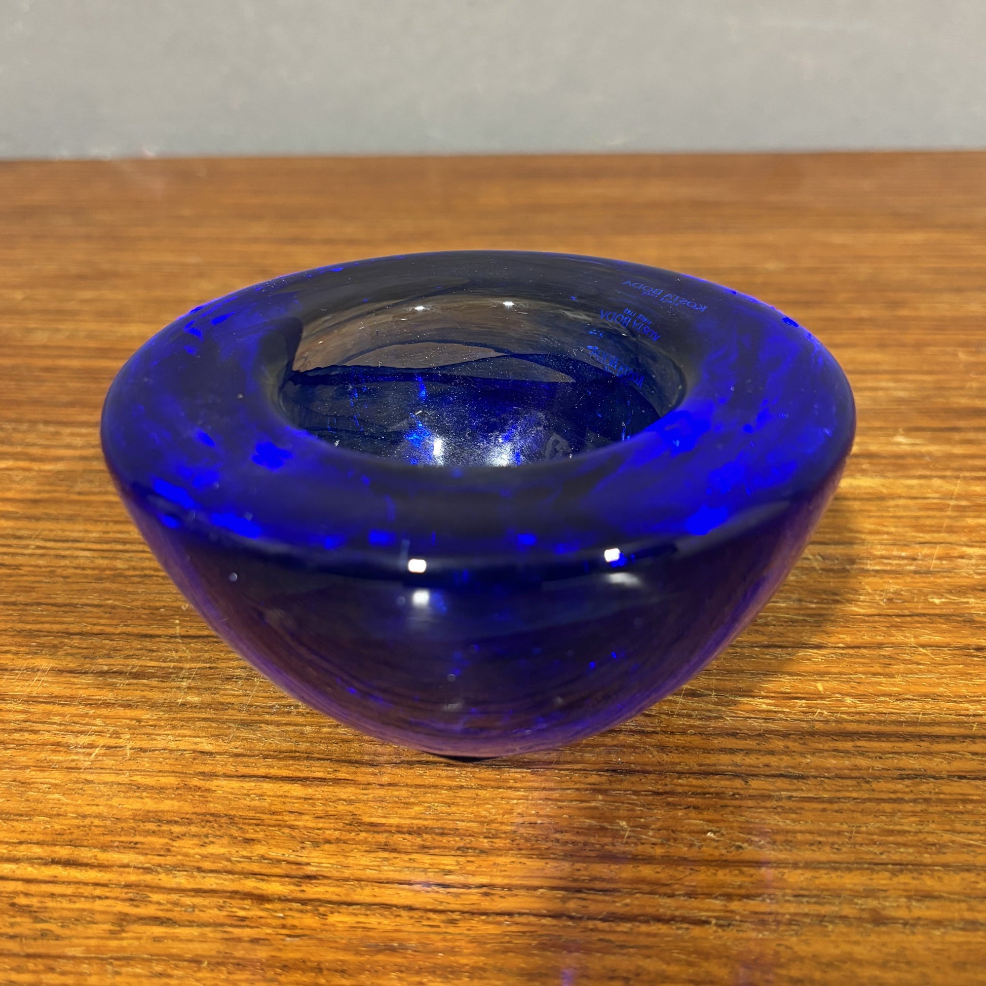 Posacenere cristallo blu Kosta Boda anni '60 - Vassallo Antiques Antiquariato Online
