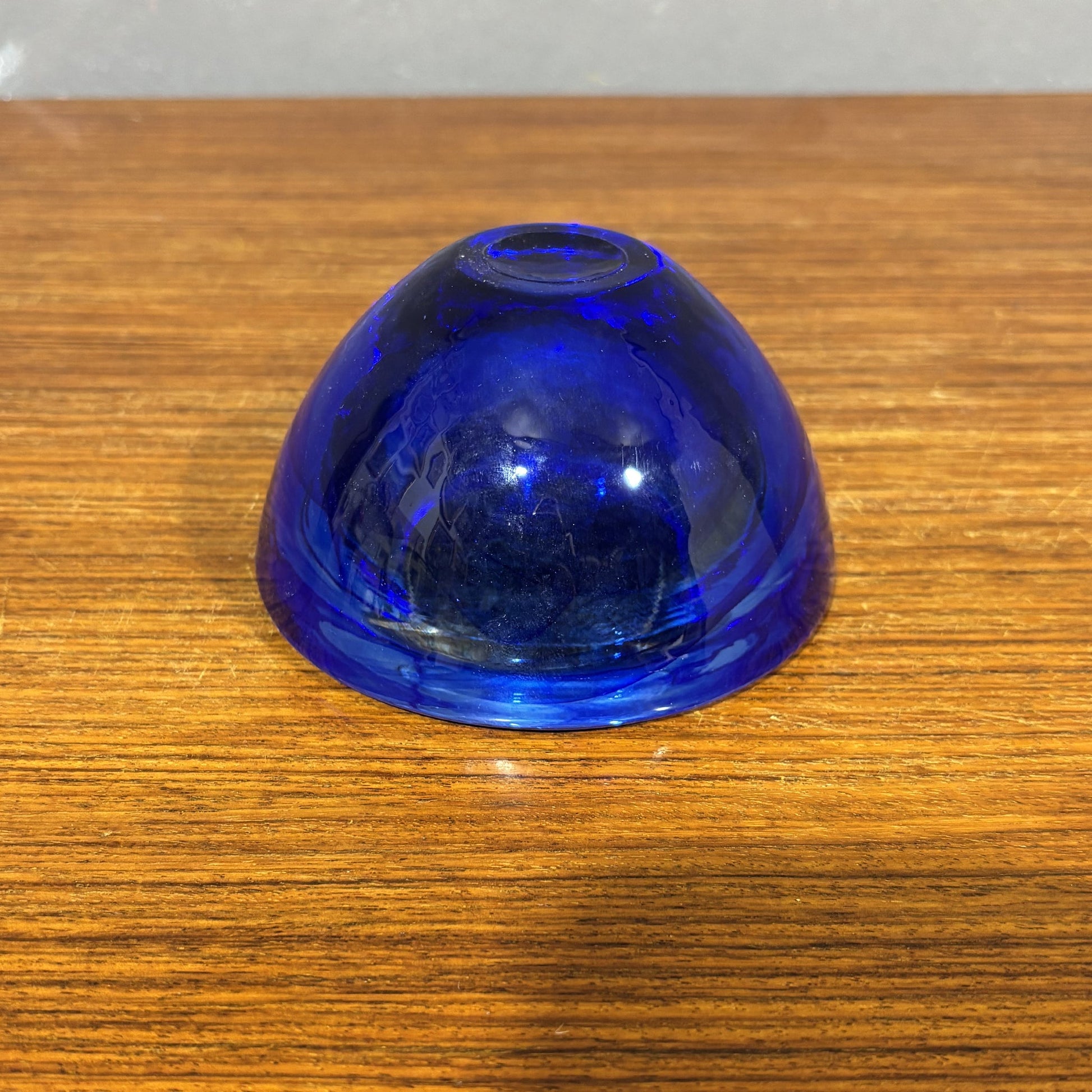 Posacenere cristallo blu Kosta Boda anni '60 - Vassallo Antiques Antiquariato Online
