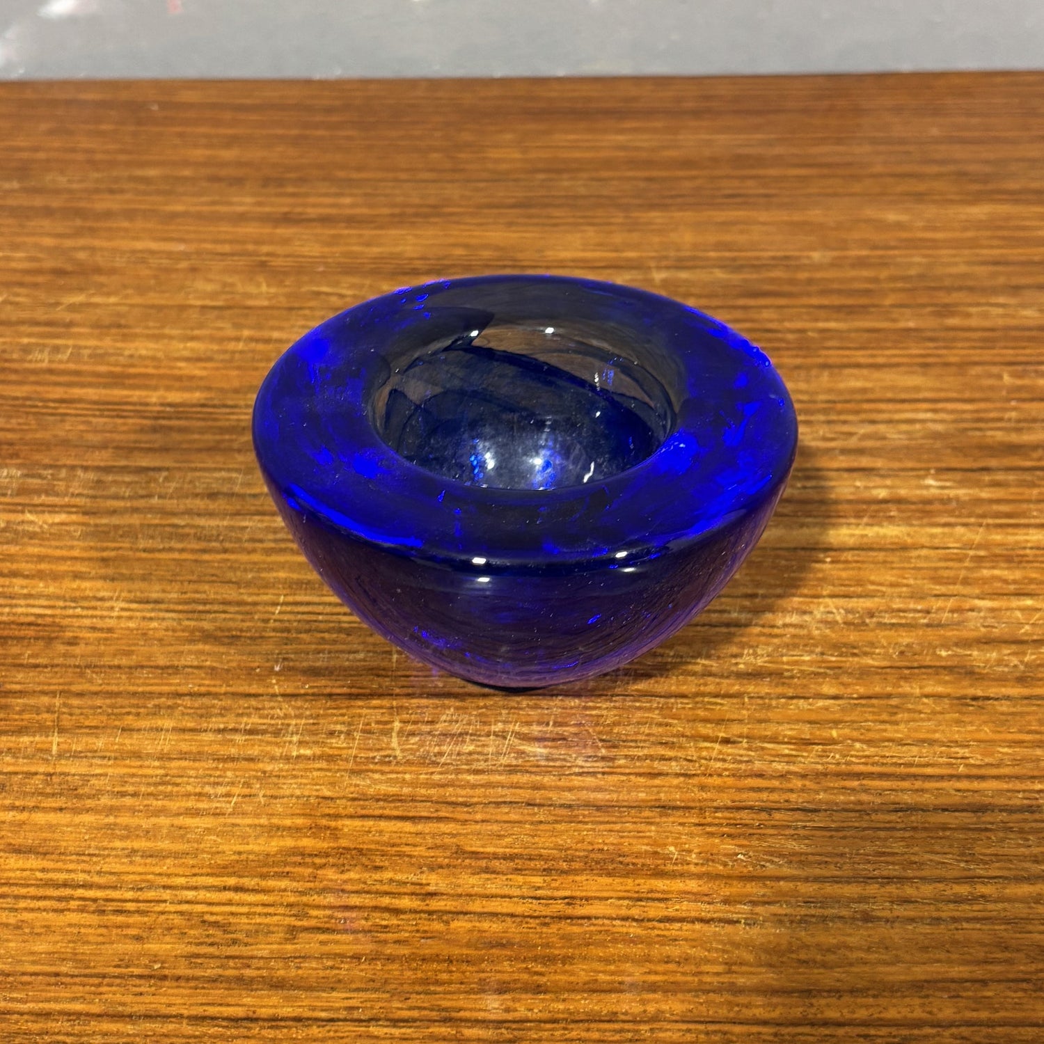 Posacenere cristallo blu Kosta Boda anni '60 - Vassallo Antiques Antiquariato Online
