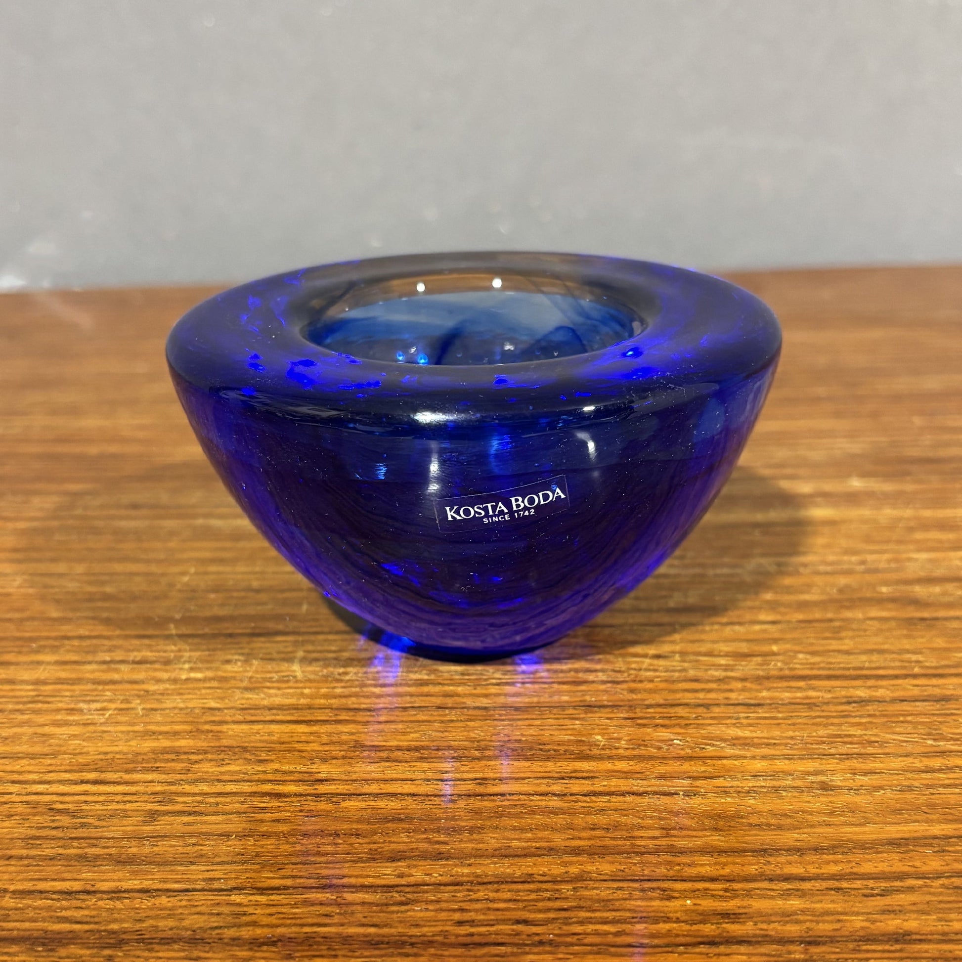 Posacenere cristallo blu Kosta Boda anni '60 - Vassallo Antiques Antiquariato Online