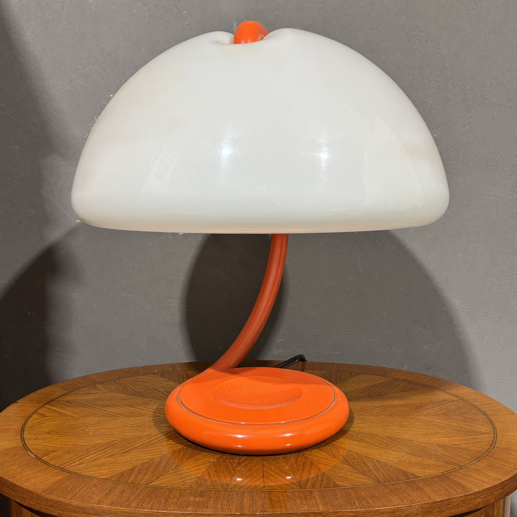 Iconica Lampada da tavolo "Serpente" di Martinelli Luce anni '70