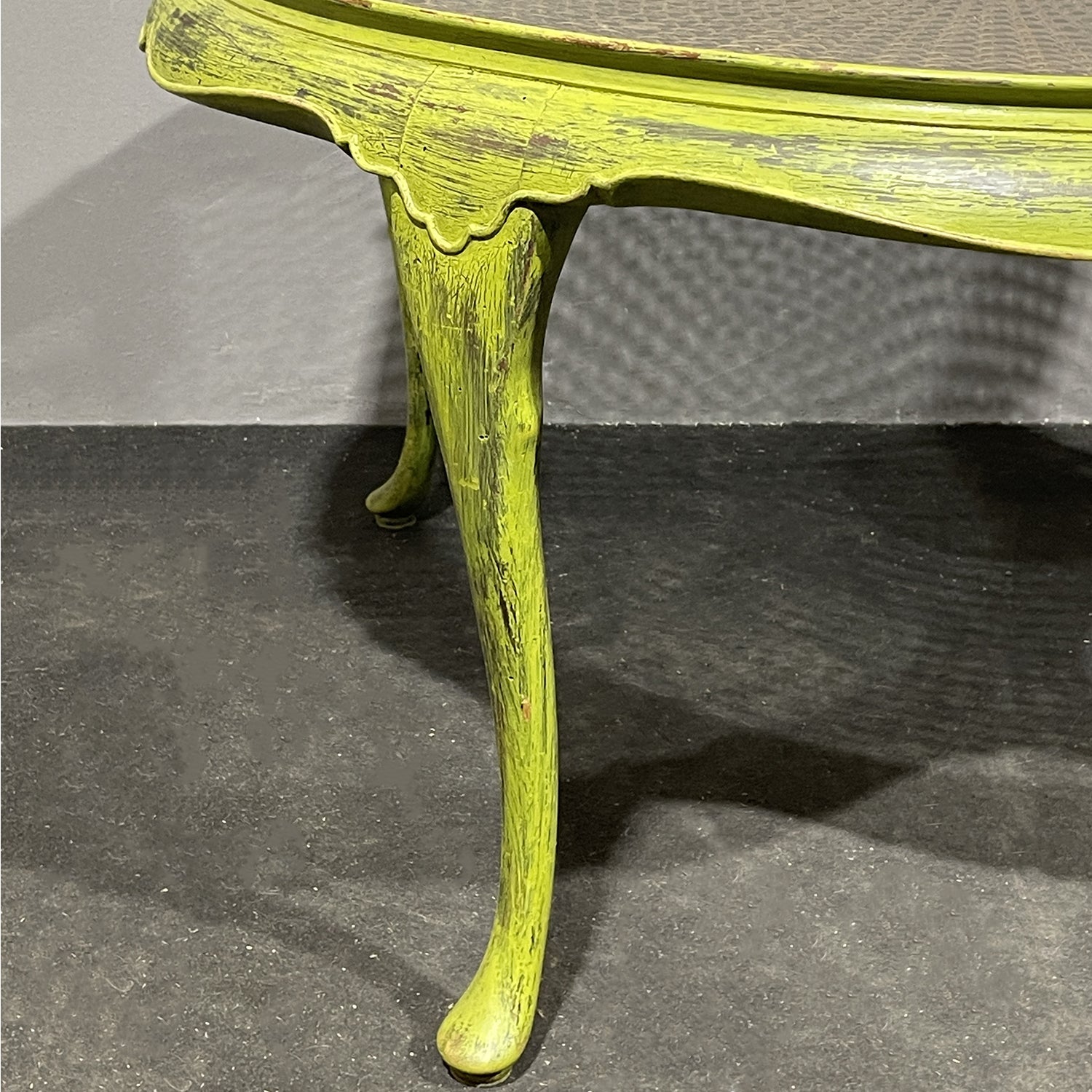 Tavolino da salotto in legno shabby e rattan - Vassallo Antiques Antiquariato Online
