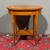 Elegante tavolino intarsiato in legno di frutto