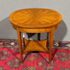 Elegante tavolino intarsiato in legno di frutto