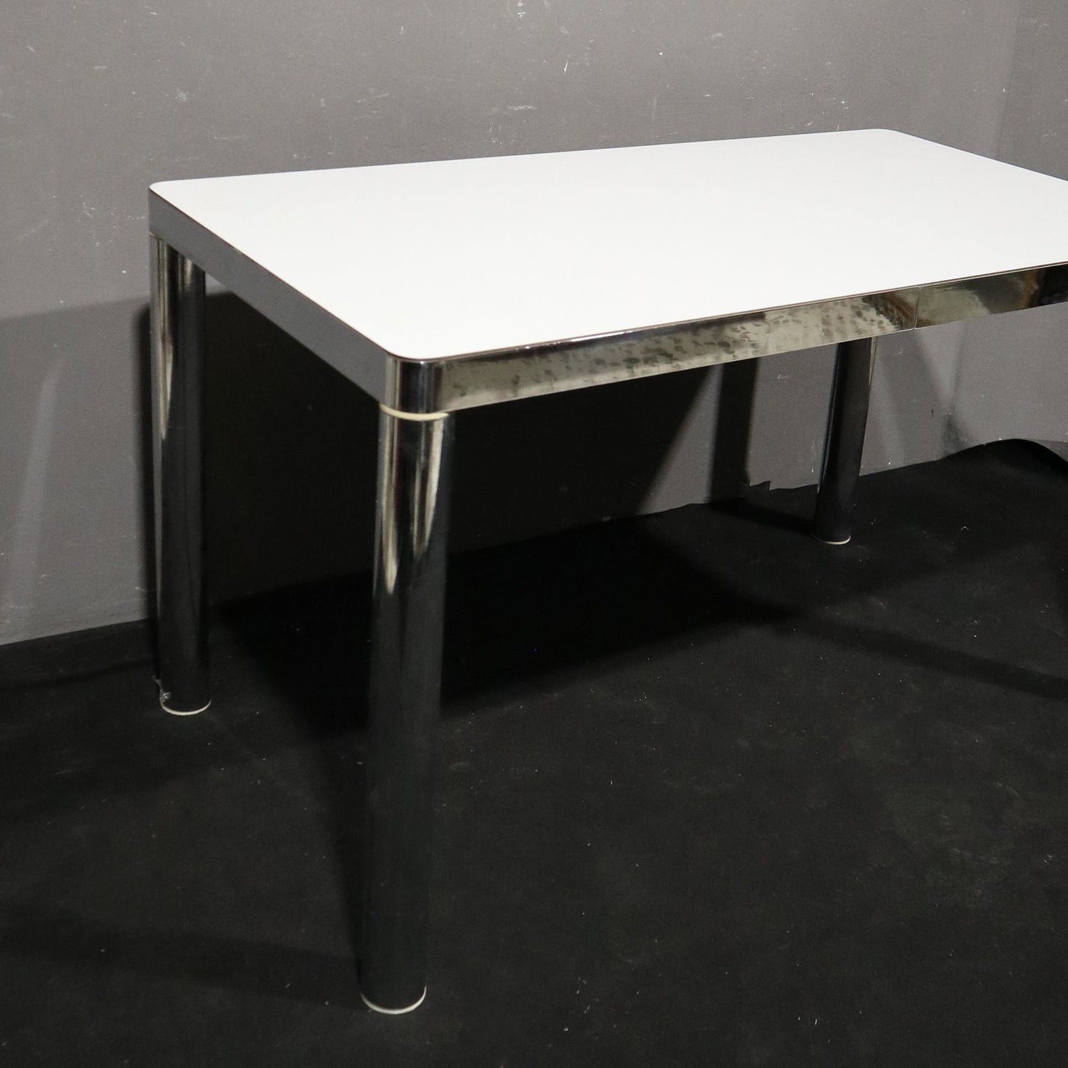 Tavolo da pranzo vintage con 6 sedie Giovanni Salvarani - Vassallo Antiques Antiquariato Online